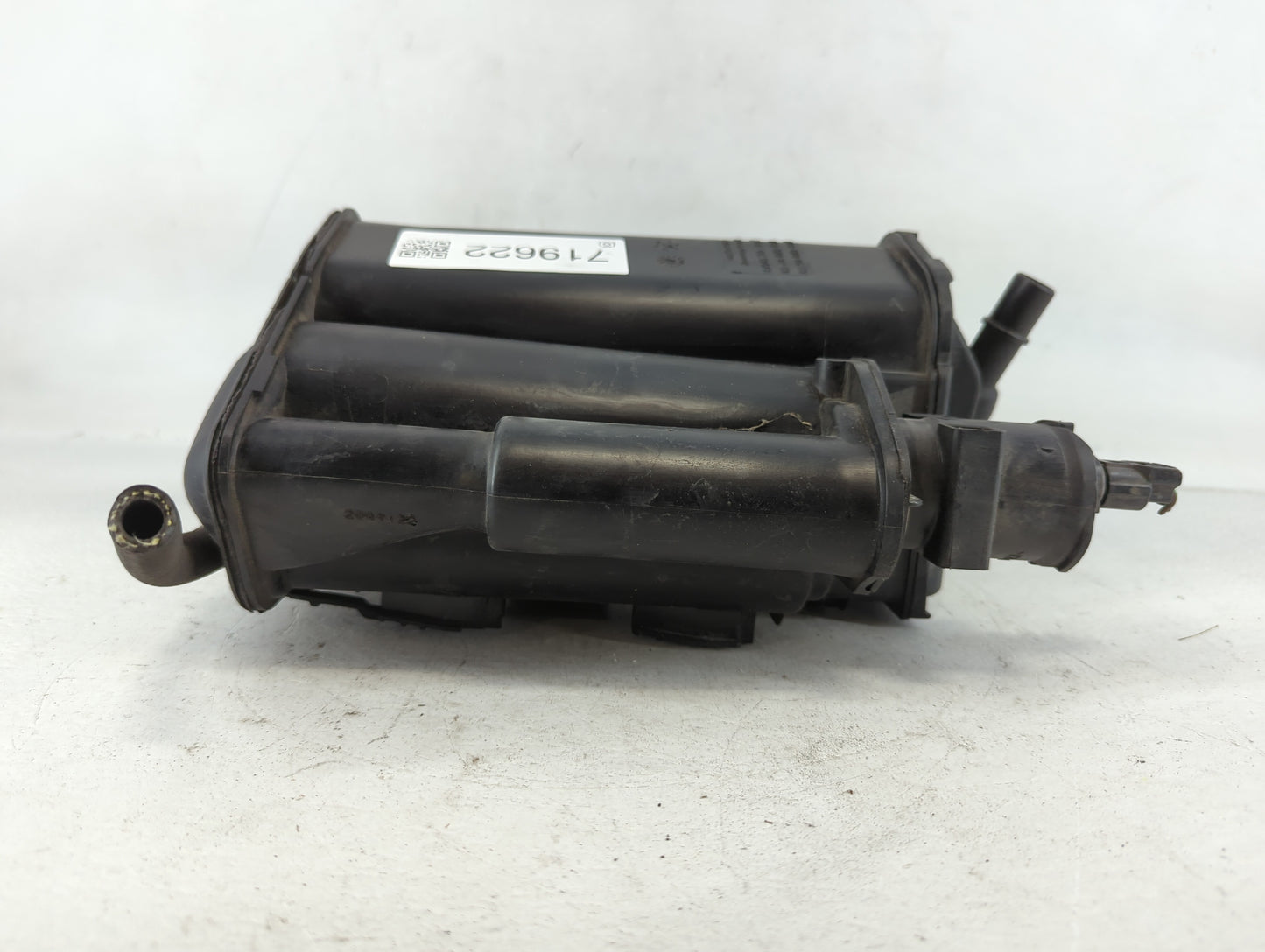 2013 Mercedes-benz Clk500 Fuel Vapor Charcoal Canister - Oemusedautoparts1.com