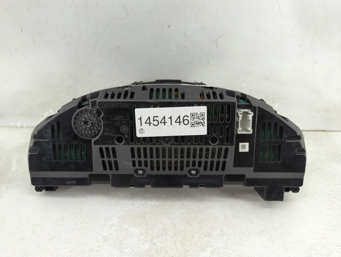 2013 Mercedes-Benz E-Class Instrument Cluster Speedometer Gauges P/N:A2129000914 A2C82045400 Miles:102K Fits Fits 2012 OEM U