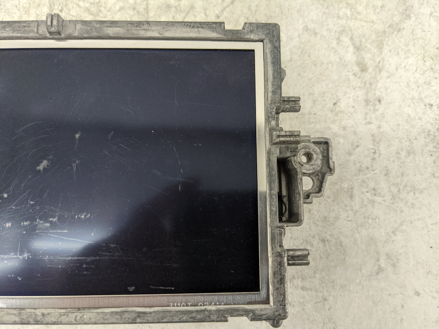 Mercedes-benz E-class Information Display Screen 1483449 - Oemusedautoparts1.com