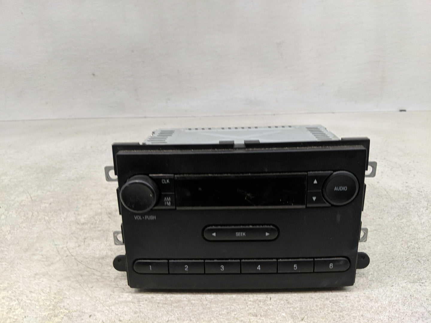 2013 Mercedes-Benz E250 Radio AM FM Cd Player Receiver Replacement P/N:DC2T-18K810-AA Fits Fits 2014 2015 2016 2017 2018 201