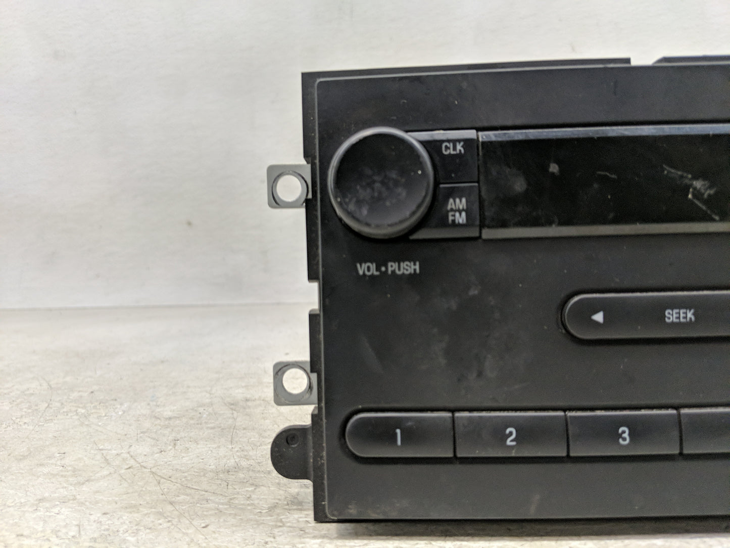 2013 Mercedes-Benz E250 Radio AM FM Cd Player Receiver Replacement P/N:DC2T-18K810-AA Fits Fits 2014 2015 2016 2017 2018 201