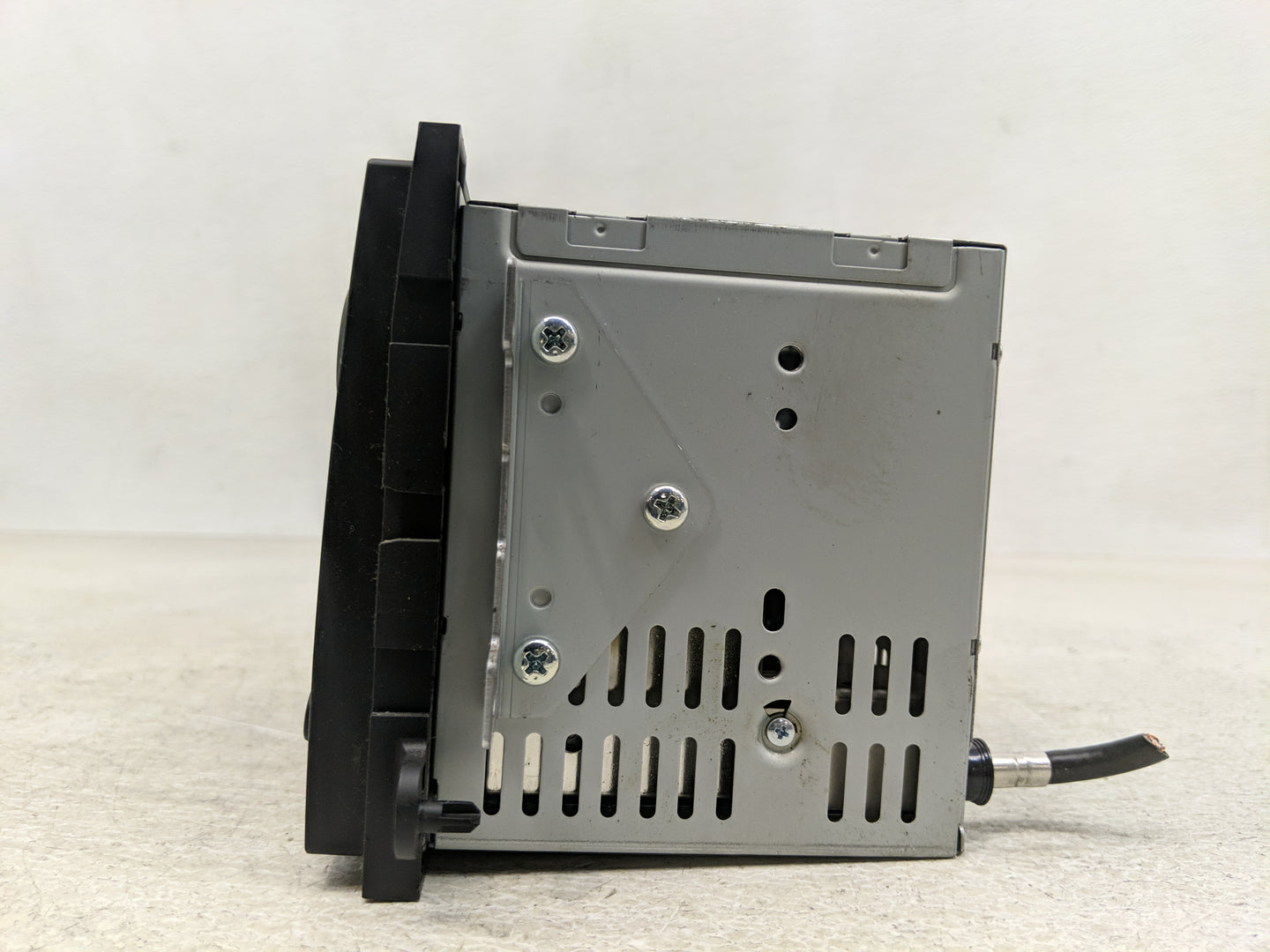 2013 Mercedes-Benz E250 Radio AM FM Cd Player Receiver Replacement P/N:DC2T-18K810-AA Fits Fits 2014 2015 2016 2017 2018 201