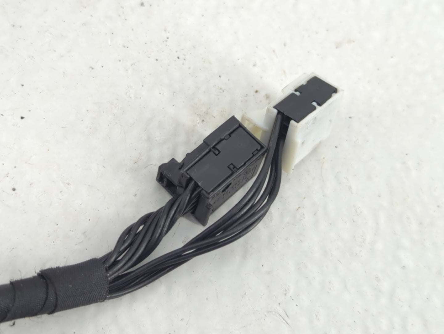 2011-2013 Mercedes-Benz E350 Driver Side View Mirror - Left Door Mirror OEM Used - Oemusedautoparts1.com