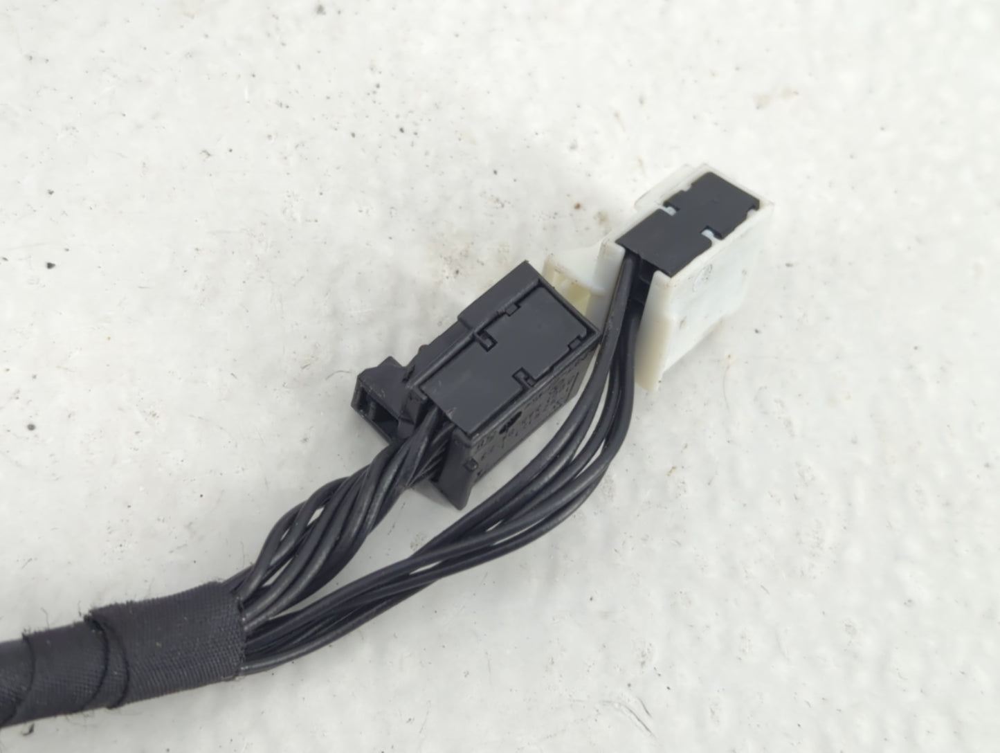 2011-2013 Mercedes-Benz E350 Driver Side View Mirror - Left Door Mirror OEM Used - Oemusedautoparts1.com