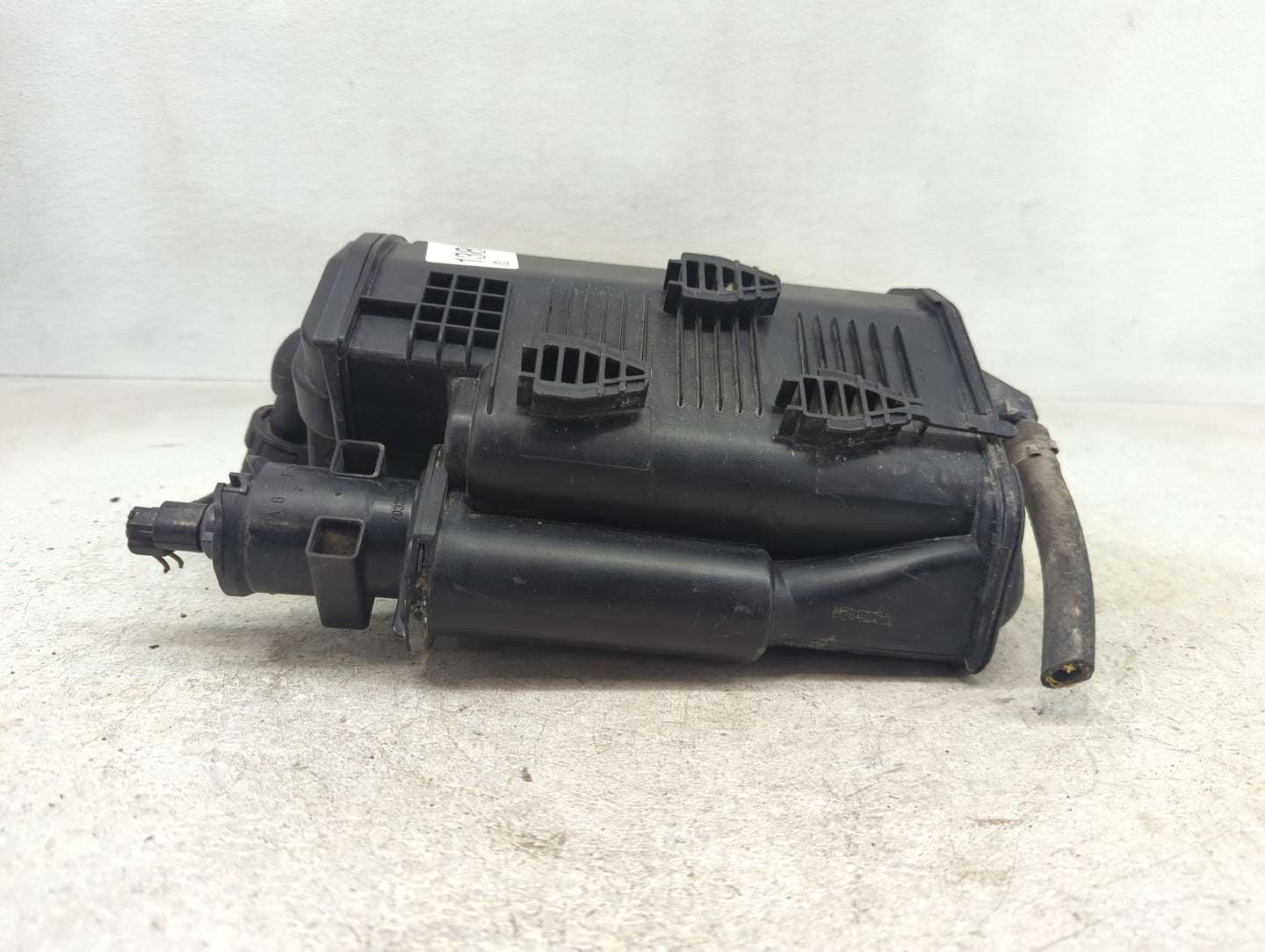 2013 Mercedes-benz E350 Fuel Vapor Charcoal Canister - Oemusedautoparts1.com