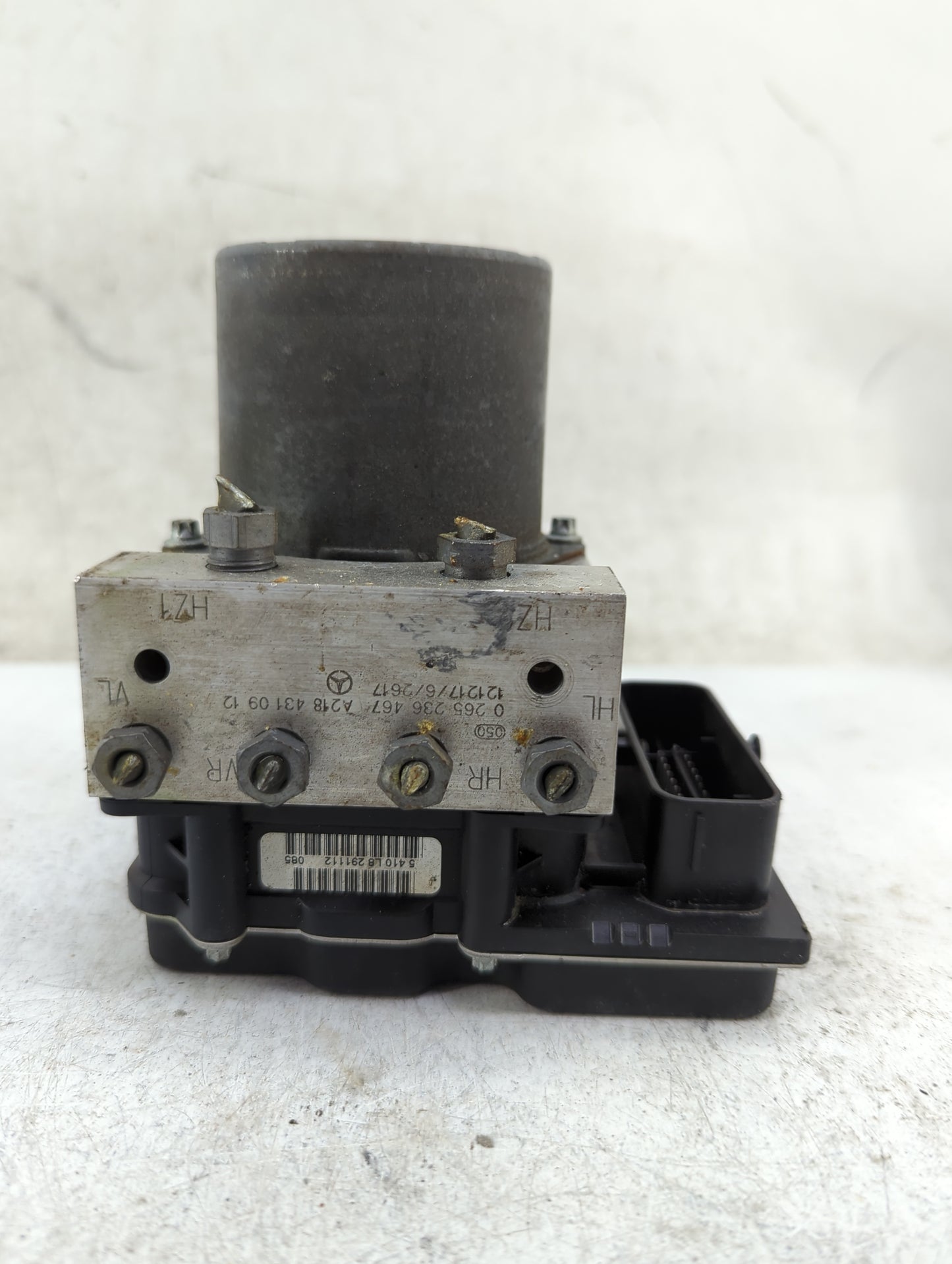 2013 Mercedes-Benz E350 ABS Pump Control Module Replacement P/N:A218 431 09 12 Fits Fits 2014 OEM Used Auto Parts - Oemuseda