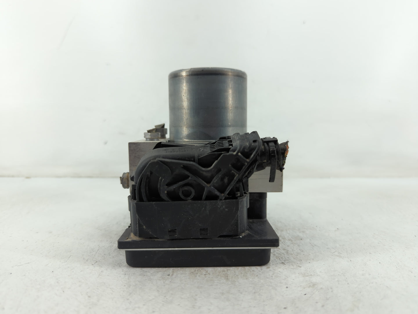 2013 Mercedes-Benz E350 ABS Pump Control Module Replacement P/N:A212 431 59 12 0 265 236 464 Fits Fits 2014 OEM Used Auto Pa