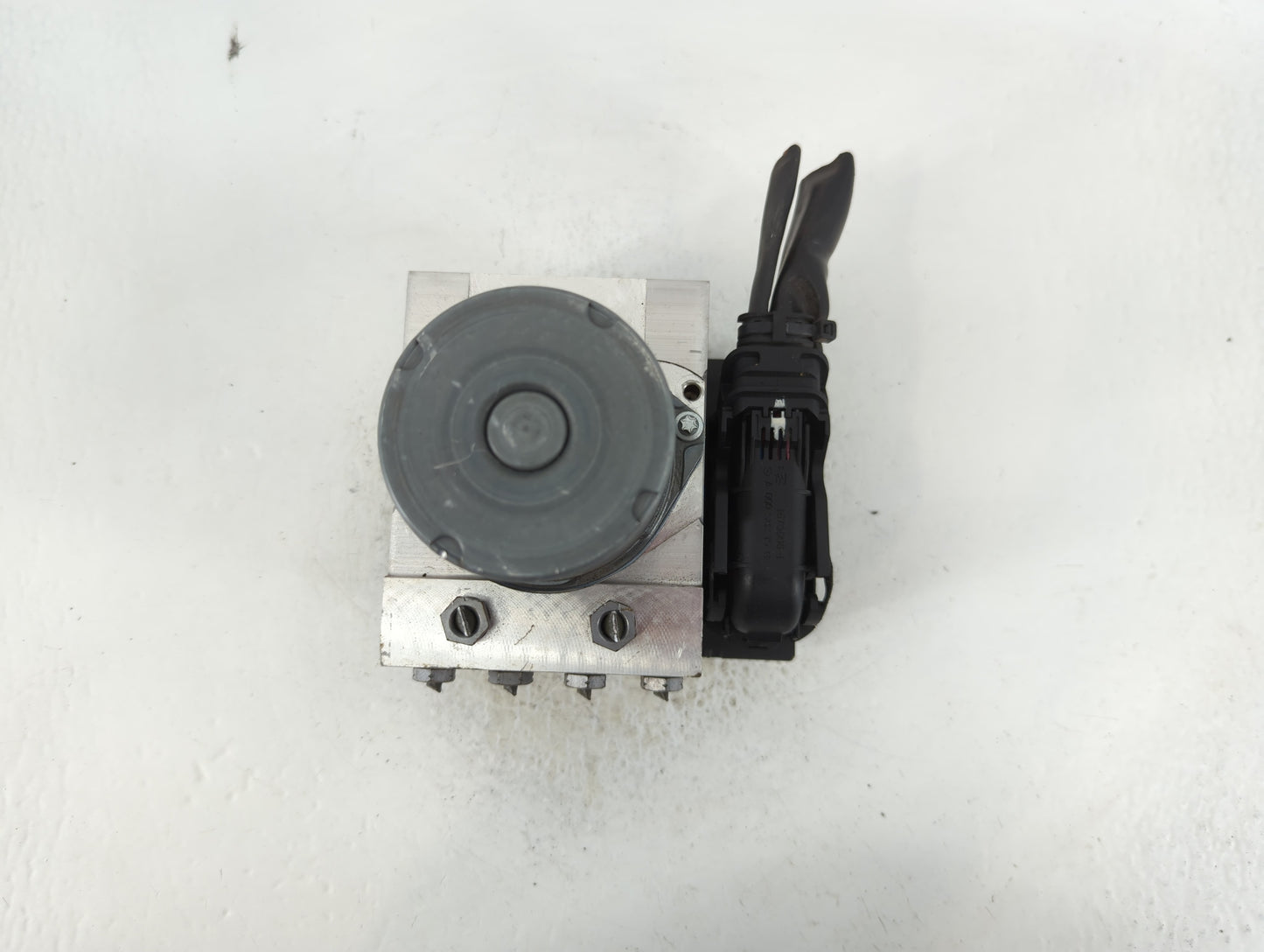 2013 Mercedes-Benz E350 ABS Pump Control Module Replacement P/N:0 265 239 257 Fits OEM Used Auto Parts - Oemusedautoparts1.c