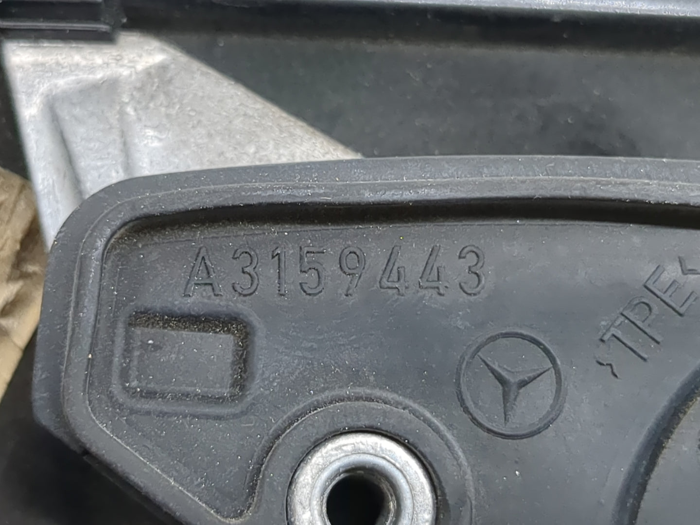 2011-2014 Mercedes-Benz E550 Driver Side View Mirror - Left Door Mirror OEM Used - Oemusedautoparts1.com