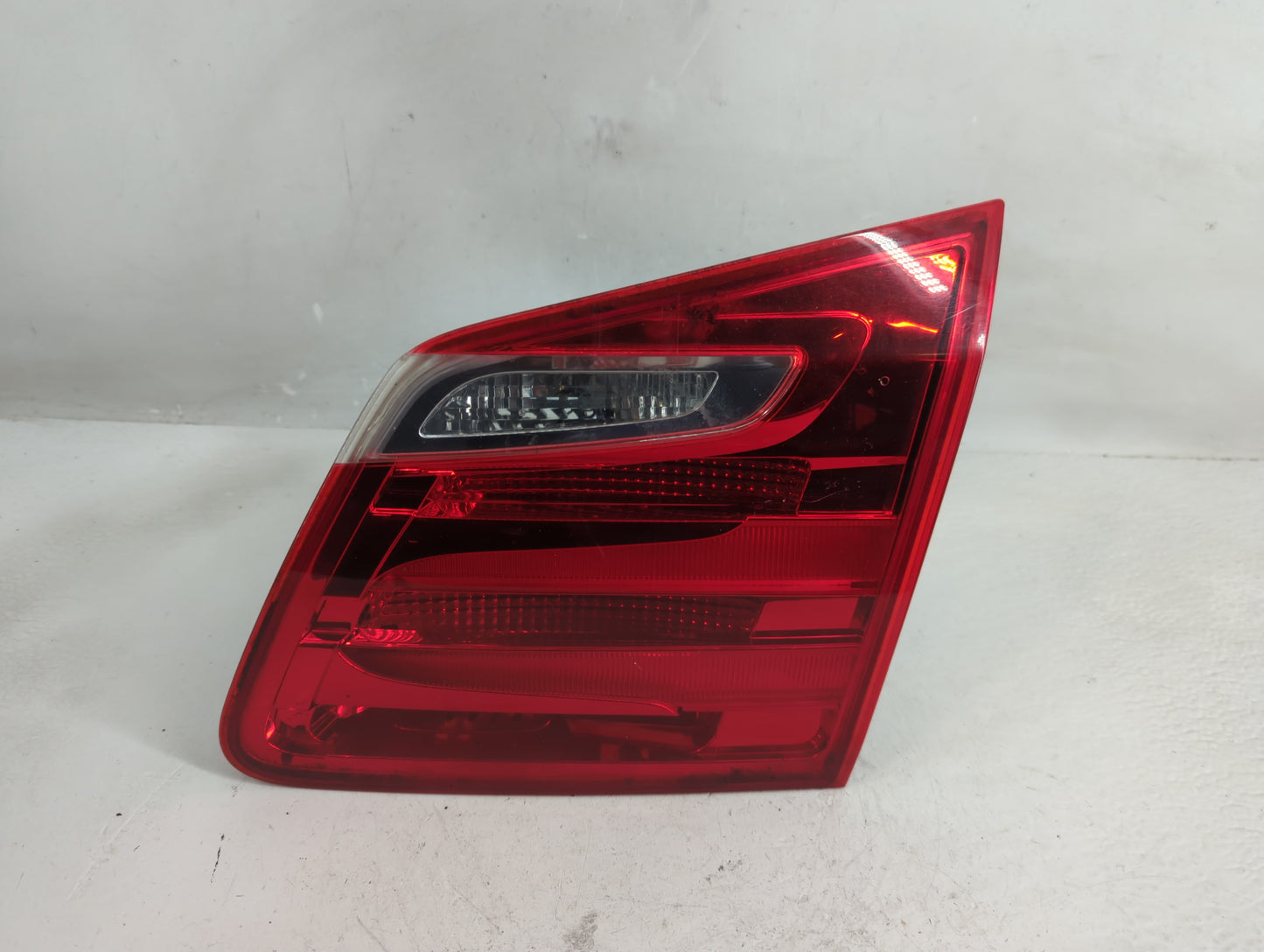 Mercedes-benz Gl-class Passenger Right Side Deck Lid Mounted Tail Light - Oemusedautoparts1.com
