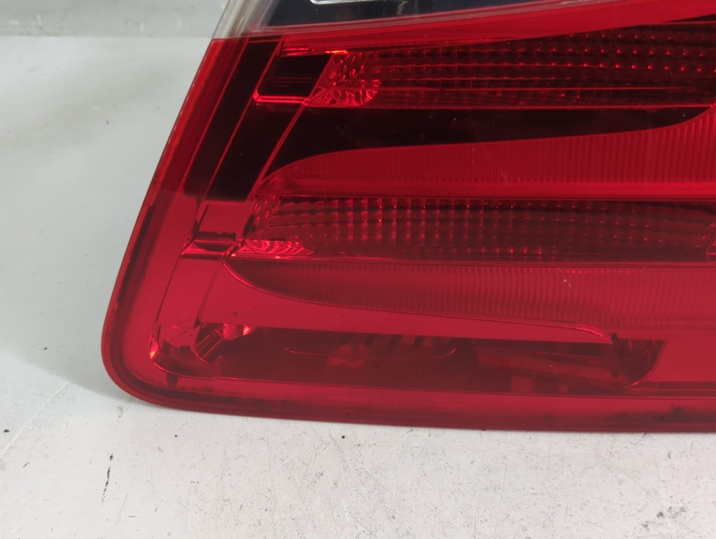 Mercedes-benz Gl-class Passenger Right Side Deck Lid Mounted Tail Light - Oemusedautoparts1.com