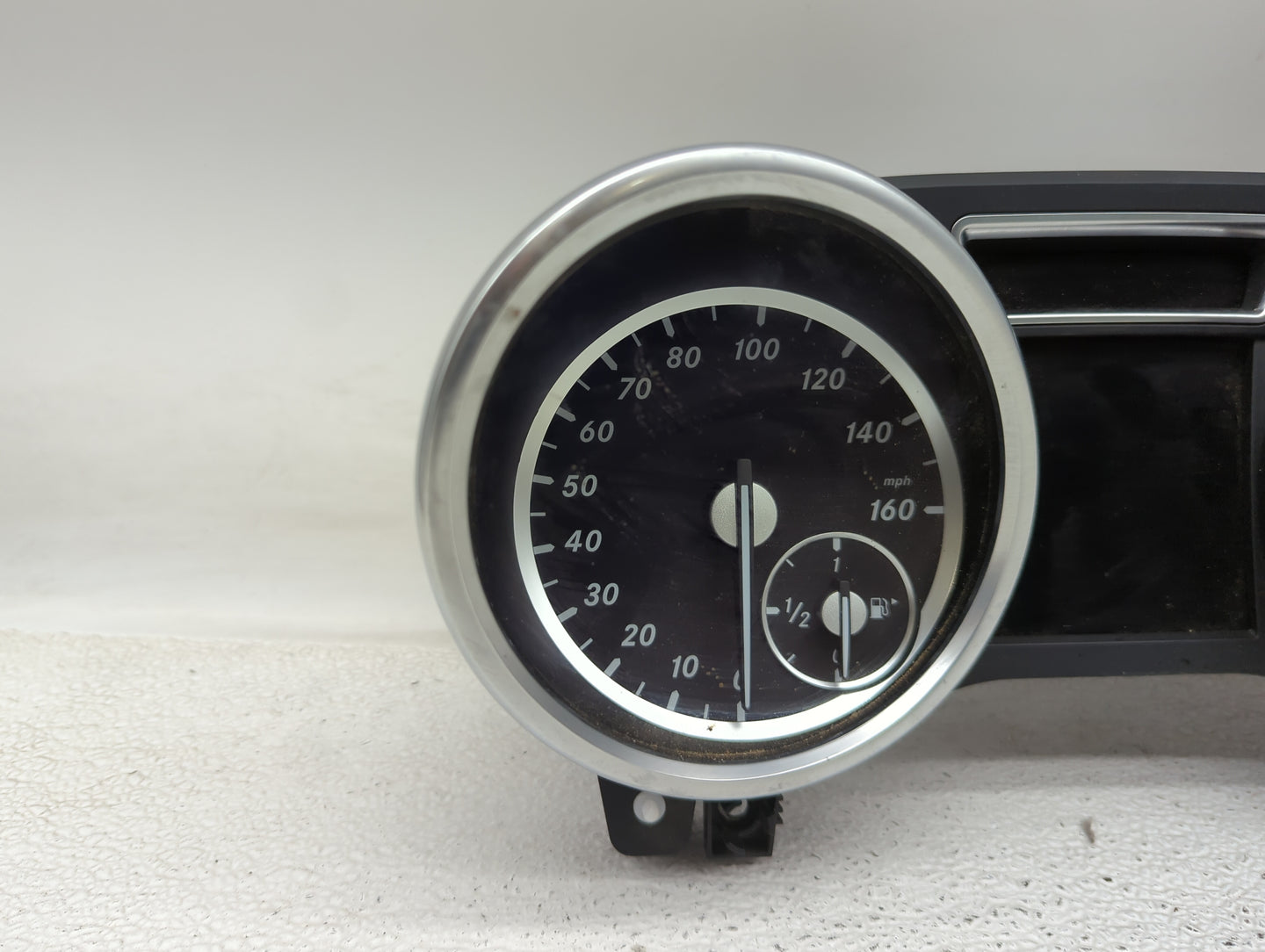 2013 Mercedes-Benz Gl-Class Instrument Cluster Speedometer Gauges P/N:A1669003106 0263683115, A1669017401, A1669022003 Fits 