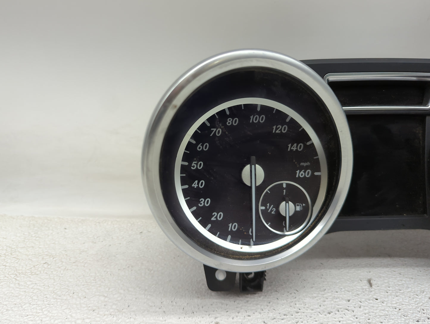 2013 Mercedes-Benz Gl-Class Instrument Cluster Speedometer Gauges P/N:A1669003106 0263683115, A1669017401, A1669022003 Fits 