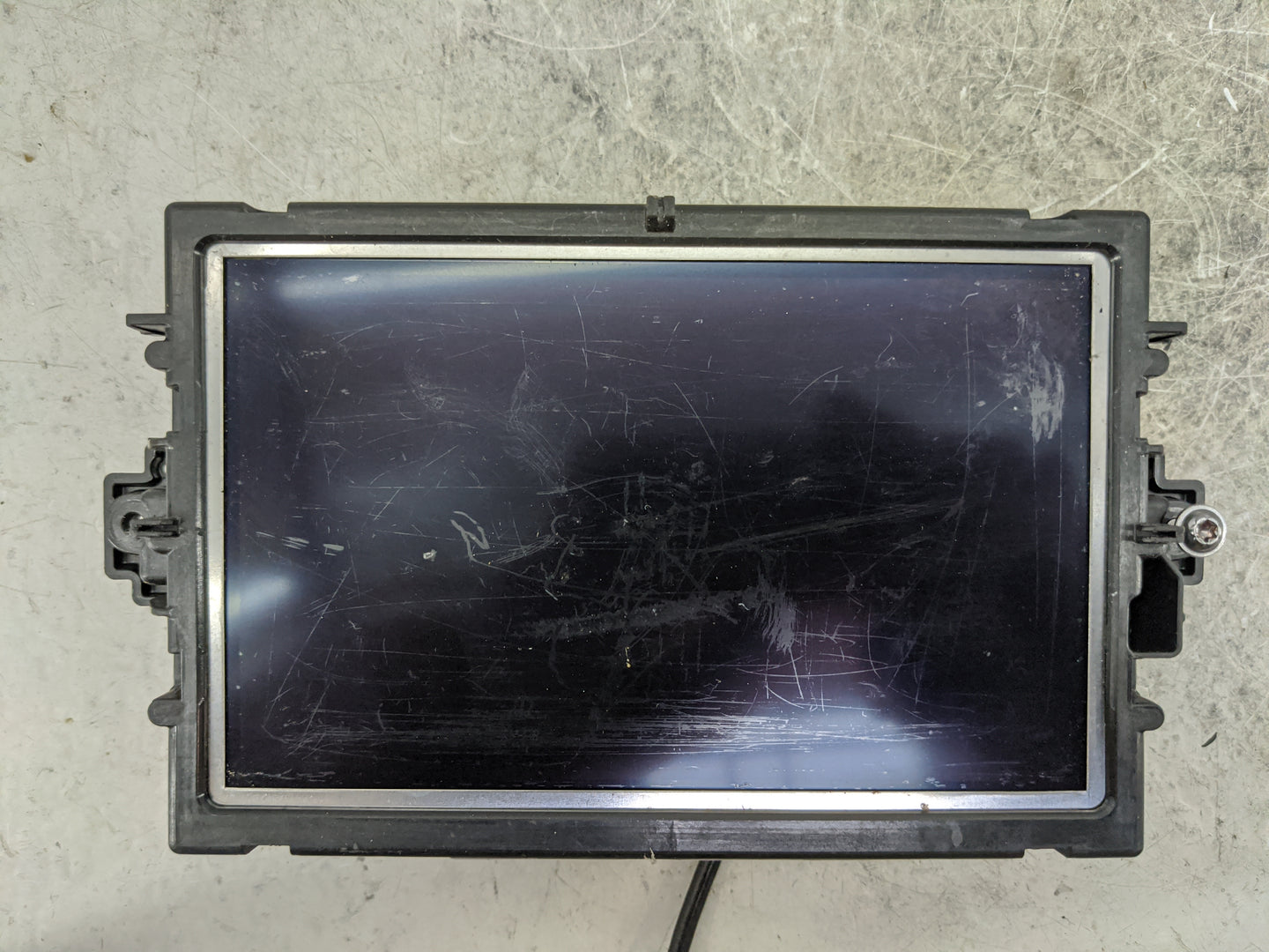 Mercedes-benz Gl-class Information Display Screen 1468985 - Oemusedautoparts1.com