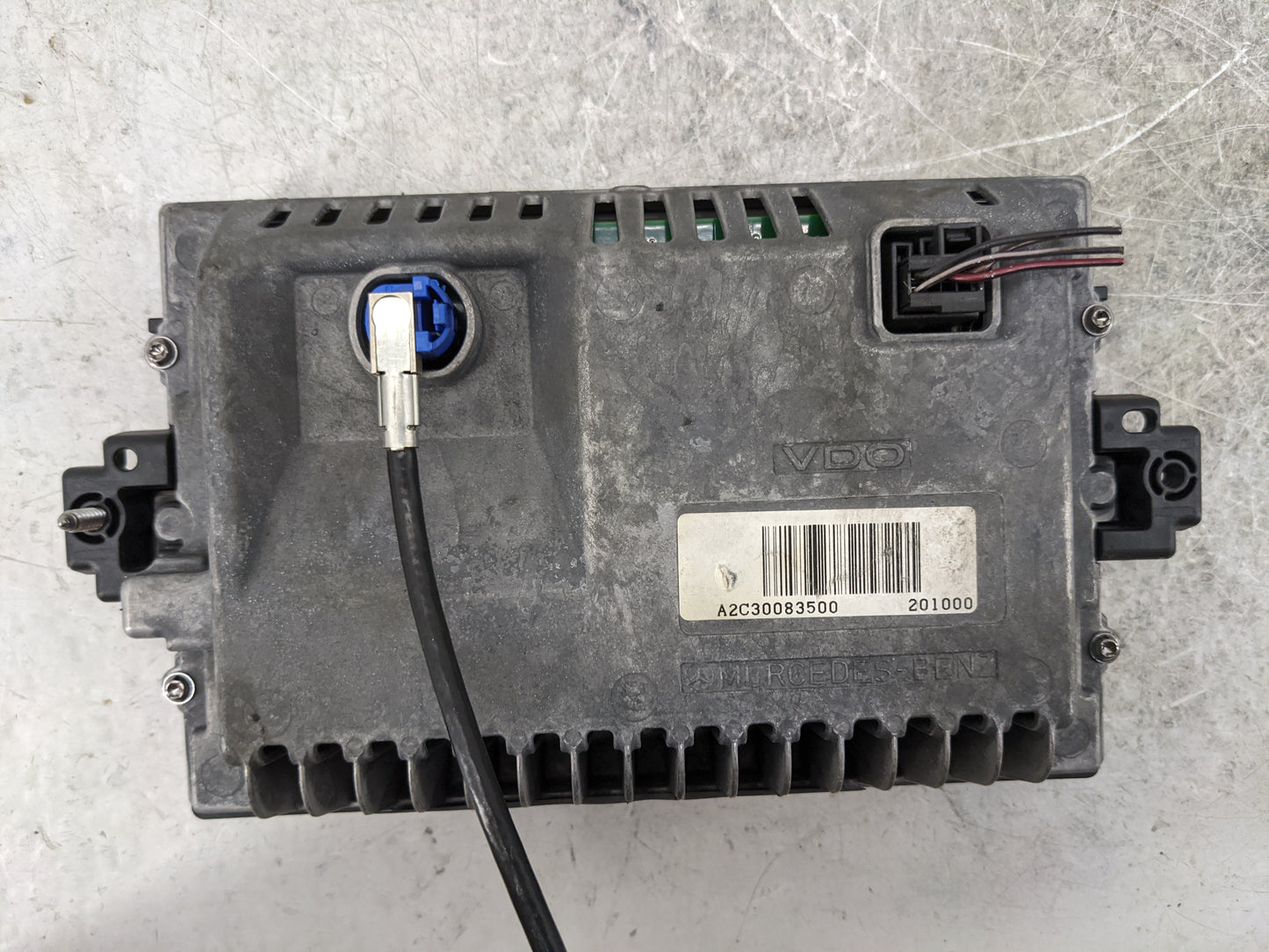 Mercedes-benz Gl-class Information Display Screen 1468985 - Oemusedautoparts1.com