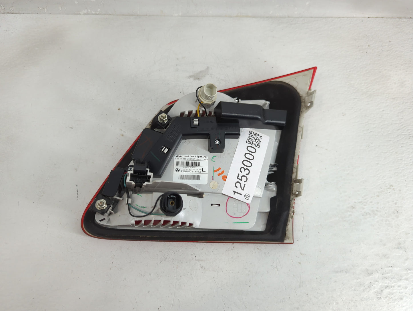 2013-2016 Mercedes-Benz Gl450 Tail Light Assembly Driver Left OEM P/N:A 166 820 11 64 Fits Fits 2013 2014 2015 2016 OEM Used