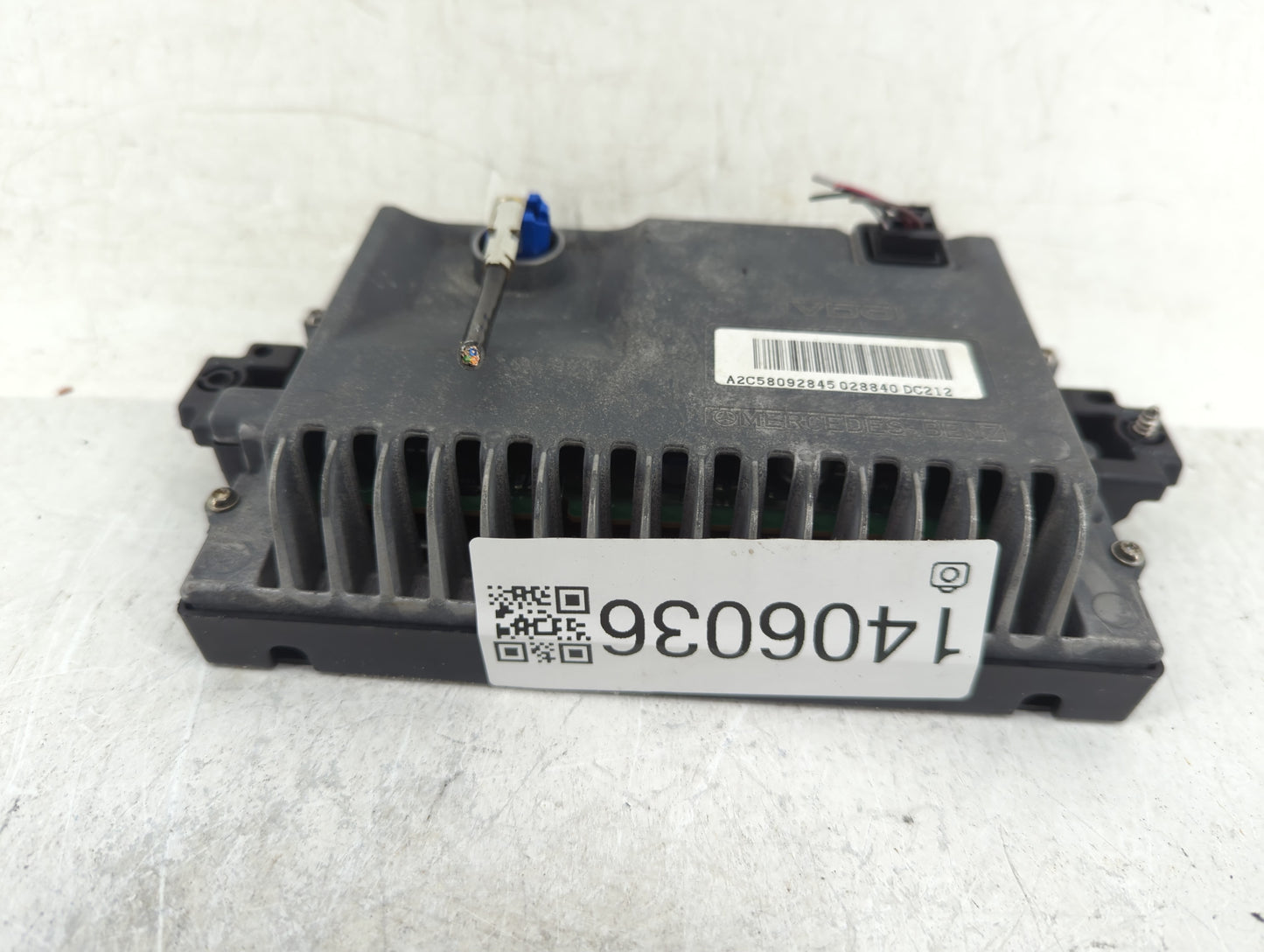 2013 Mercedes-Benz Gl450 Radio AM FM Cd Player Receiver Replacement P/N:A2C58092845 Fits Fits 2012 2014 OEM Used Auto Parts 