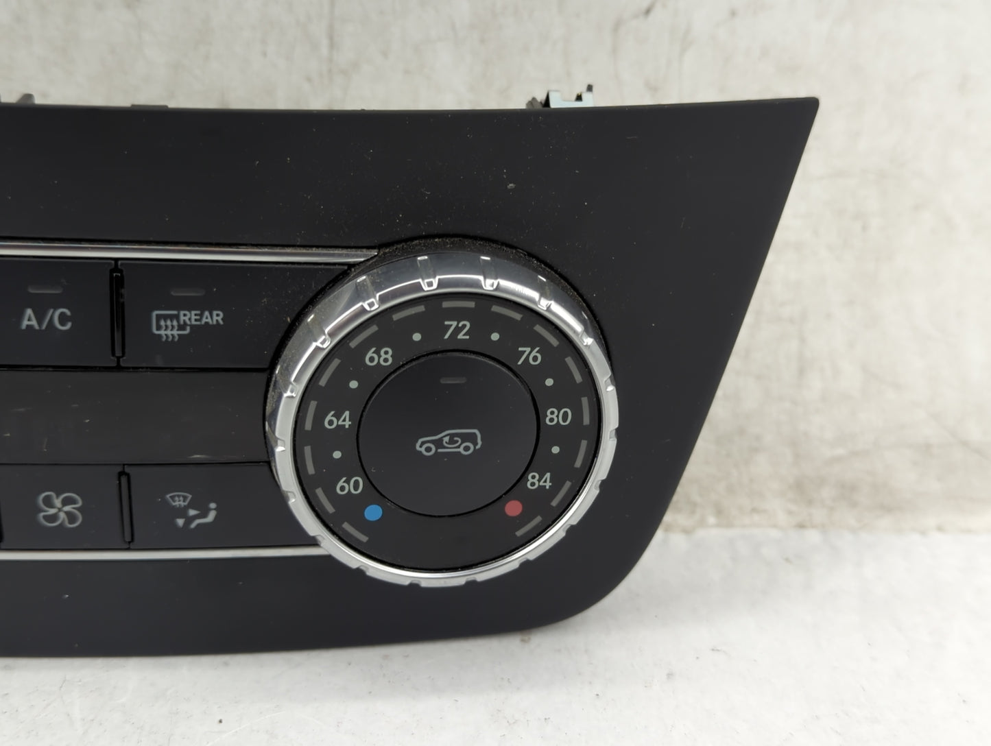 2013 Mercedes-Benz Gl450 Climate Control Module Temperature AC/Heater Replacement P/N:A1669007008 Fits OEM Used Auto Parts -