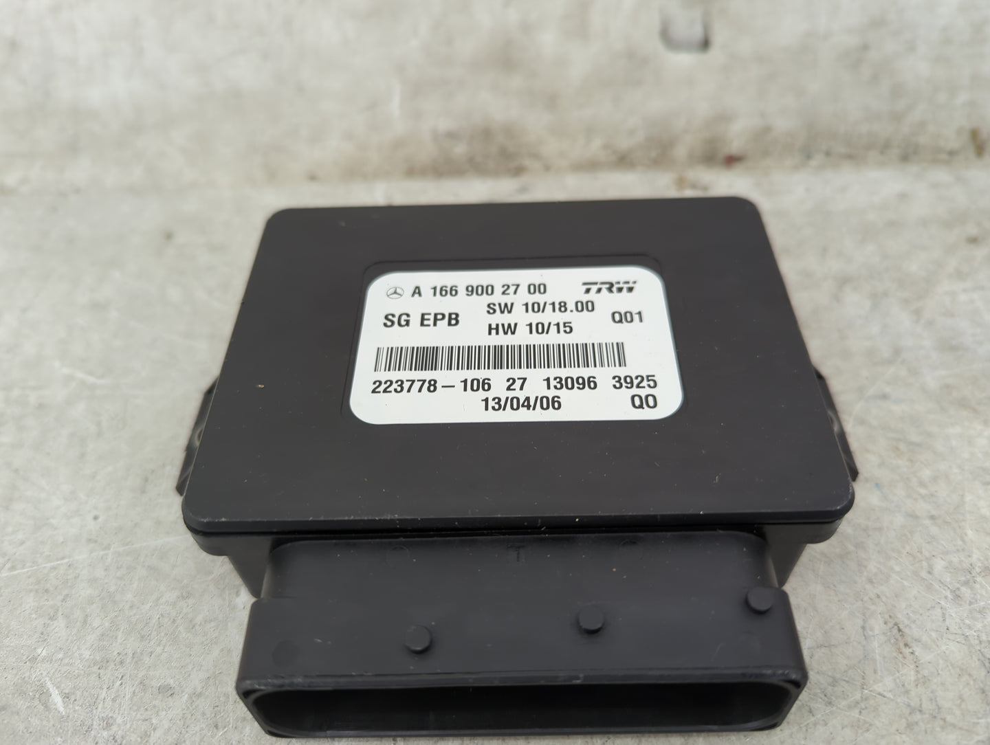 2013-2014 Mercedes-benz Gl450 Parking Brake Control Module - Oemusedautoparts1.com