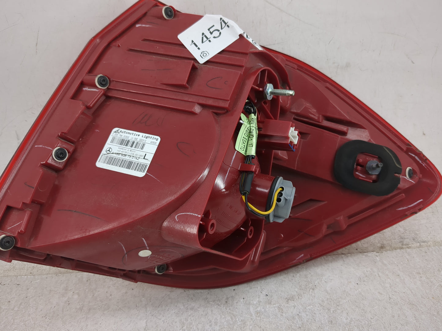 2013-2016 Mercedes-Benz Gl450 Tail Light Assembly Driver Left OEM P/N:A 166 906 75 01 KZ Fits Fits 2013 2014 2015 2016 OEM U