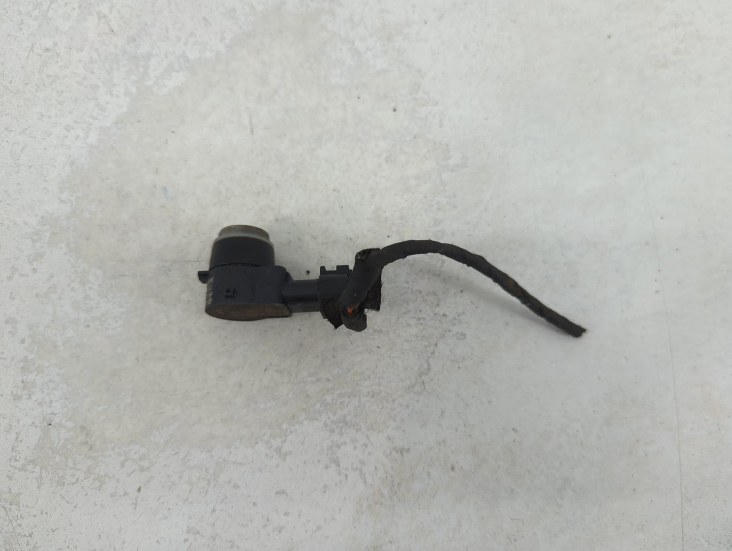 2013 Mercedes-benz Gl450 Front Park Assist Sensor Black 1456218 - Oemusedautoparts1.com