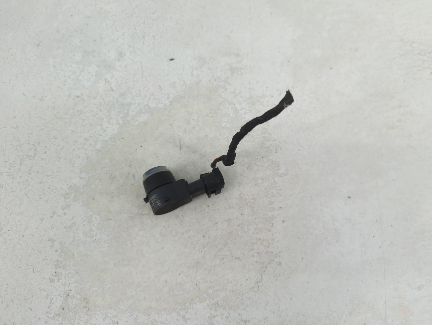 2013 Mercedes-benz Gl450 Front Park Assist Sensor Silver - Oemusedautoparts1.com