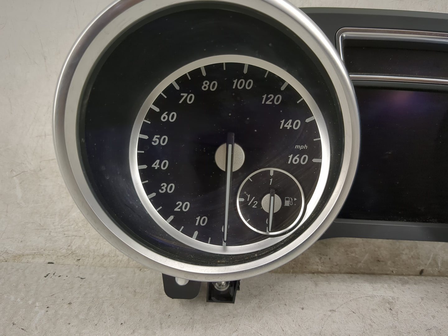 2013 Mercedes-Benz Gl450 Instrument Cluster Speedometer Gauges P/N:A1669003106 0263683115, A1669017401, A1669022003 Miles: F