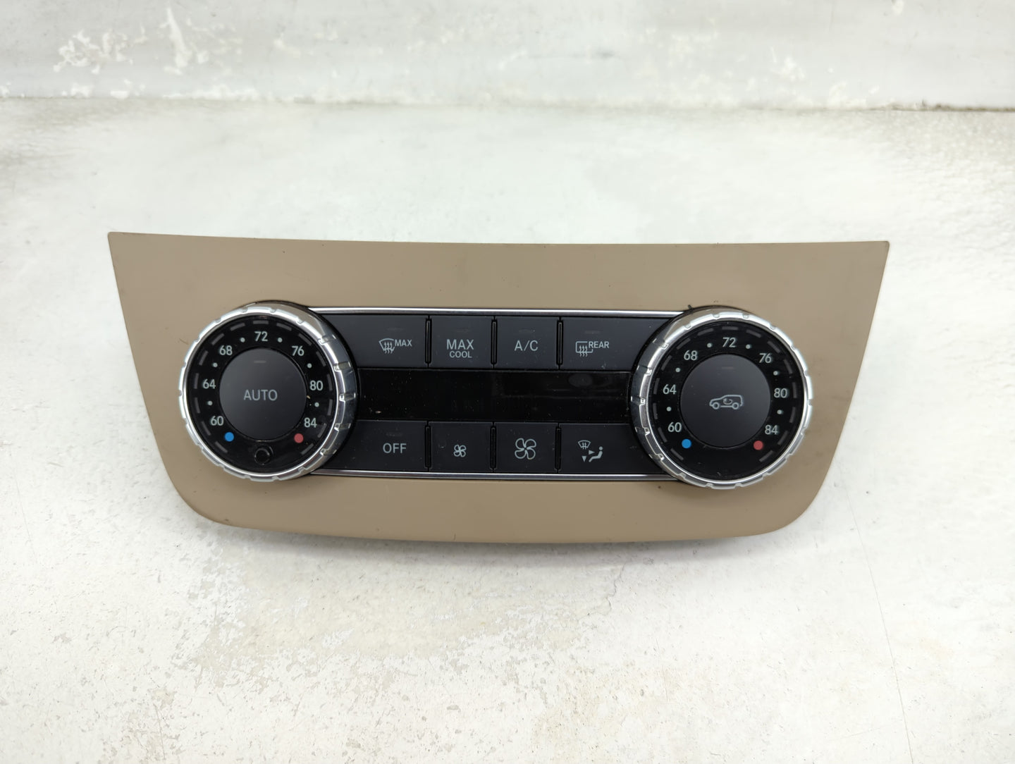 2013 Mercedes-Benz Gl450 Climate Control Module Temperature AC/Heater Replacement P/N:A1669007008 Fits OEM Used Auto Parts -