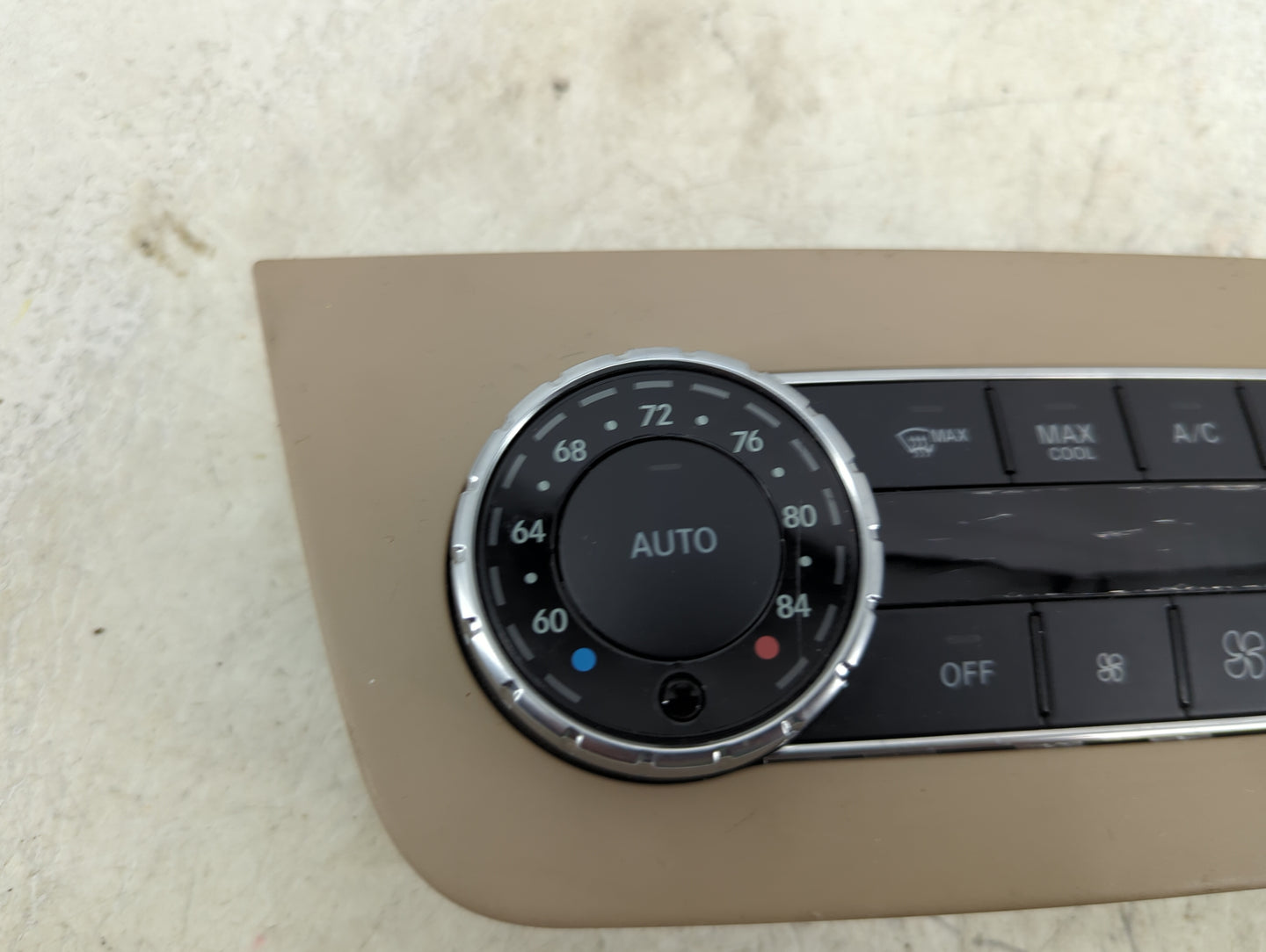 2013 Mercedes-Benz Gl450 Climate Control Module Temperature AC/Heater Replacement P/N:A1669007008 Fits OEM Used Auto Parts -