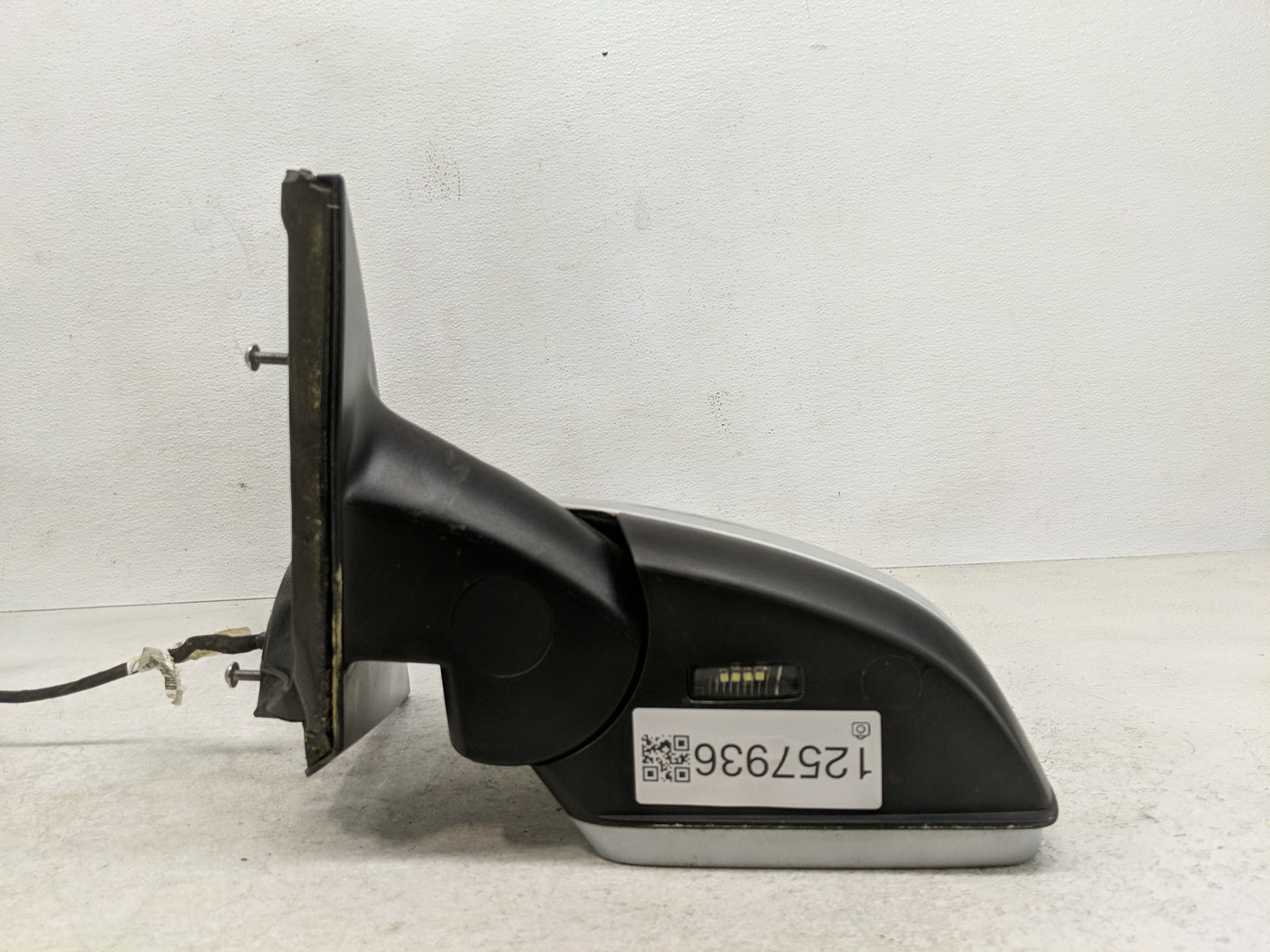 2013 Mercedes-Benz Glc300 Side Mirror Replacement Driver Left View Door Mirror P/N:A166 810 31 16 Fits Fits 2012 2014 2015 2