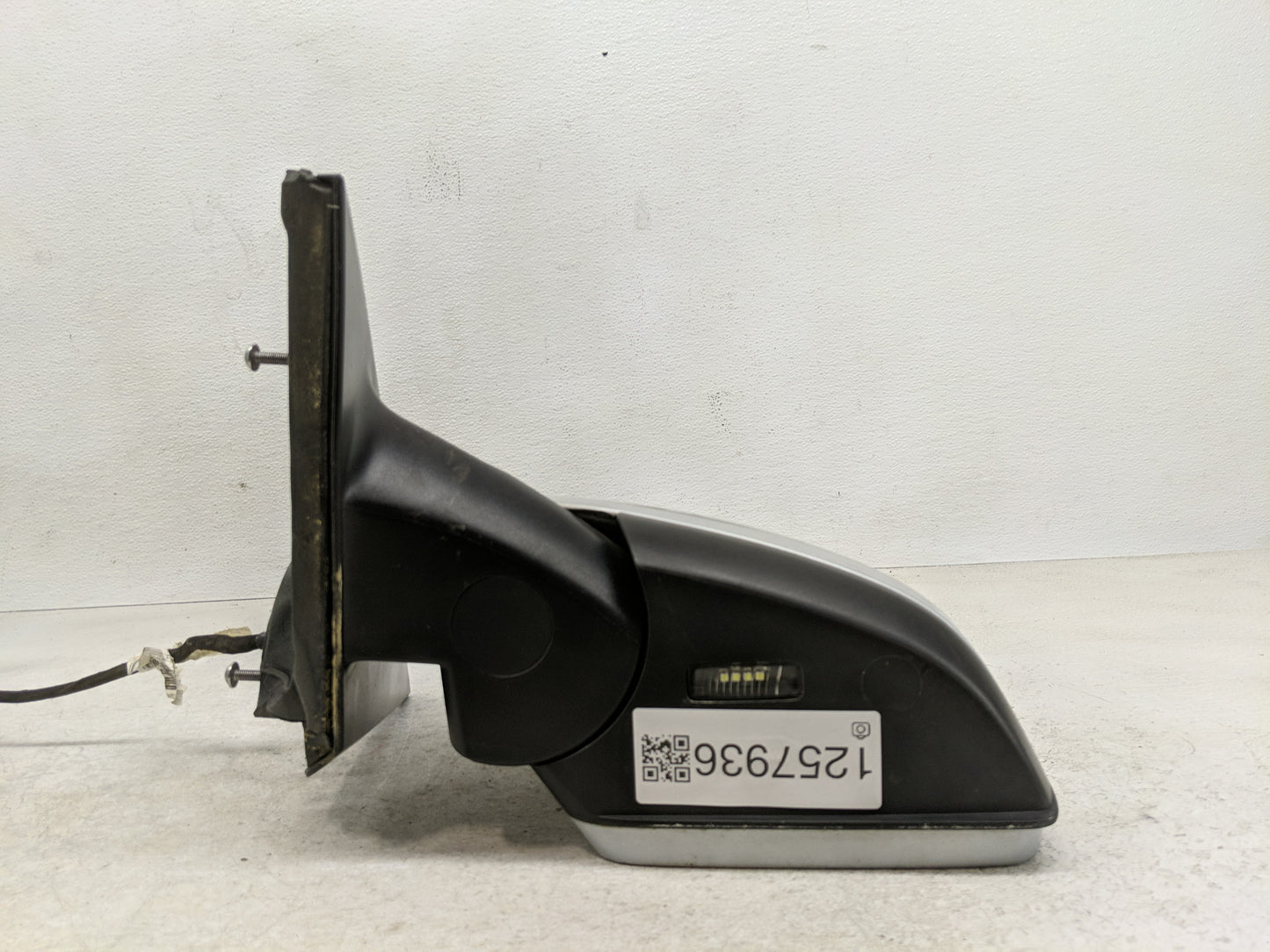 2013 Mercedes-Benz Glc300 Side Mirror Replacement Driver Left View Door Mirror P/N:A166 810 31 16 Fits Fits 2012 2014 2015 2