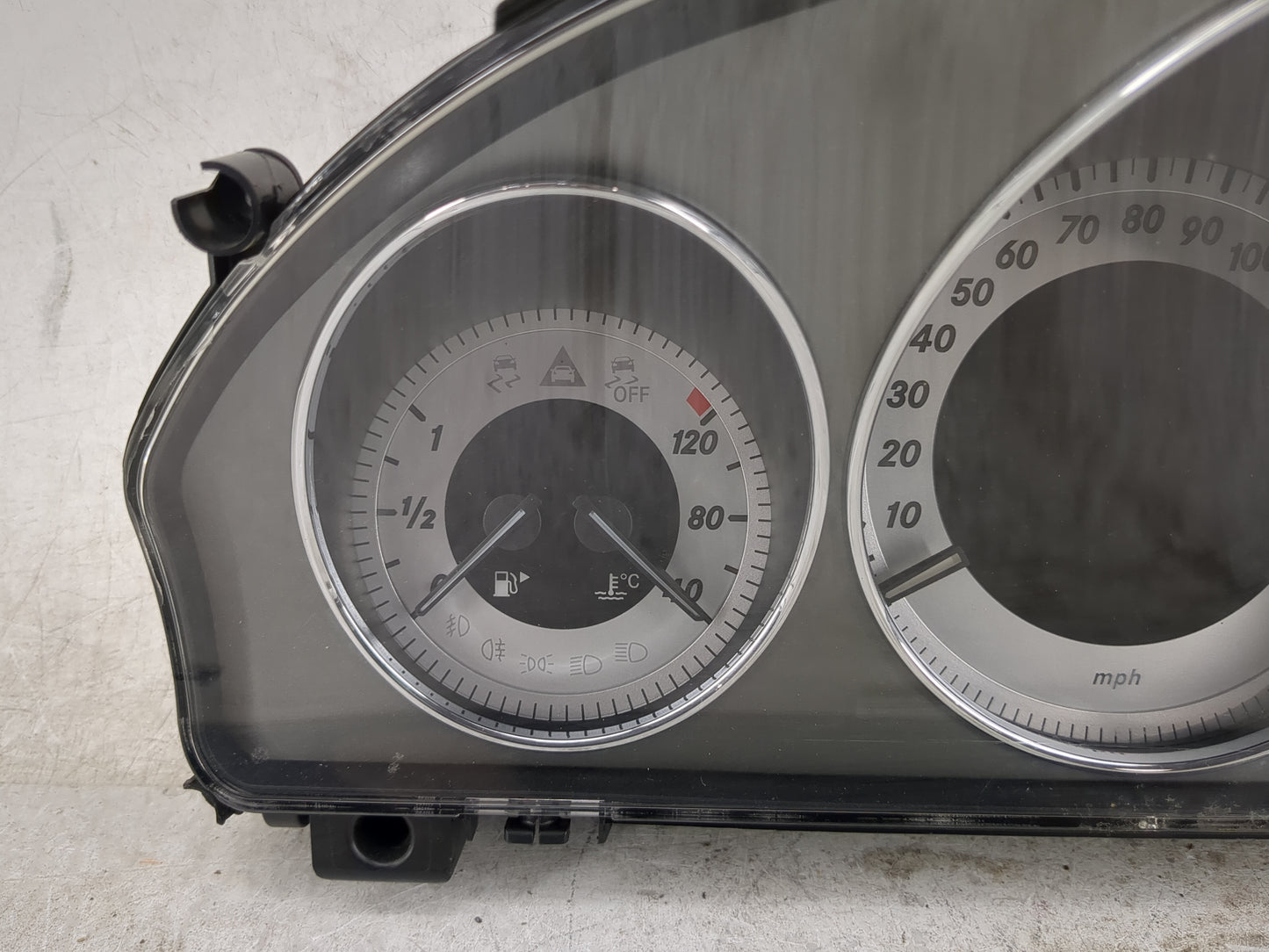 2013 Mercedes-Benz Glk350 Instrument Cluster Speedometer Gauges P/N:A2049005309 A2C81600800, A2C37587700 Miles:137K Fits OEM