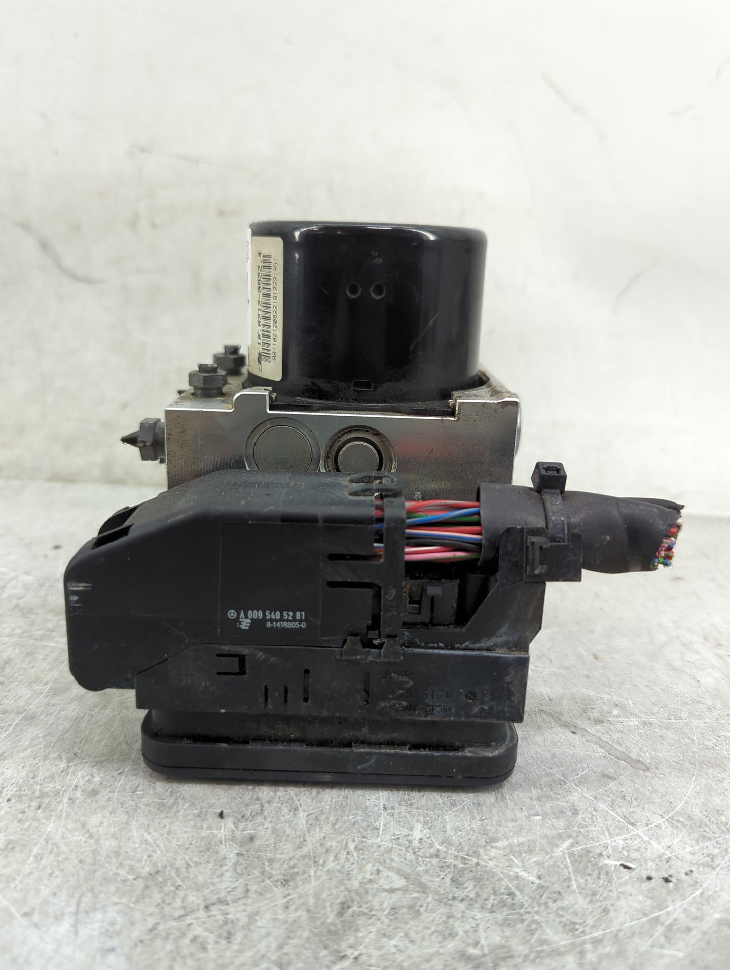 2013-2015 Mercedes-Benz Glk350 ABS Pump Control Module Replacement P/N:A0095405281 A1729014000 Fits Fits 2013 2014 2015 OEM 