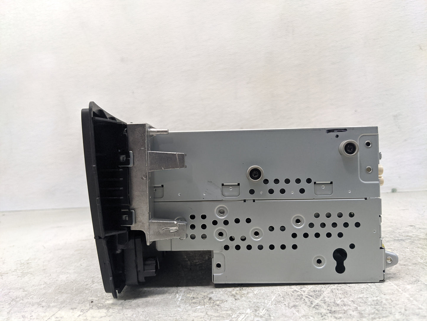 2013 Mercedes-Benz Ml250 Radio AM FM Cd Player Receiver Replacement P/N:A 166 900 01 09 Fits OEM Used Auto Parts - Oemusedau