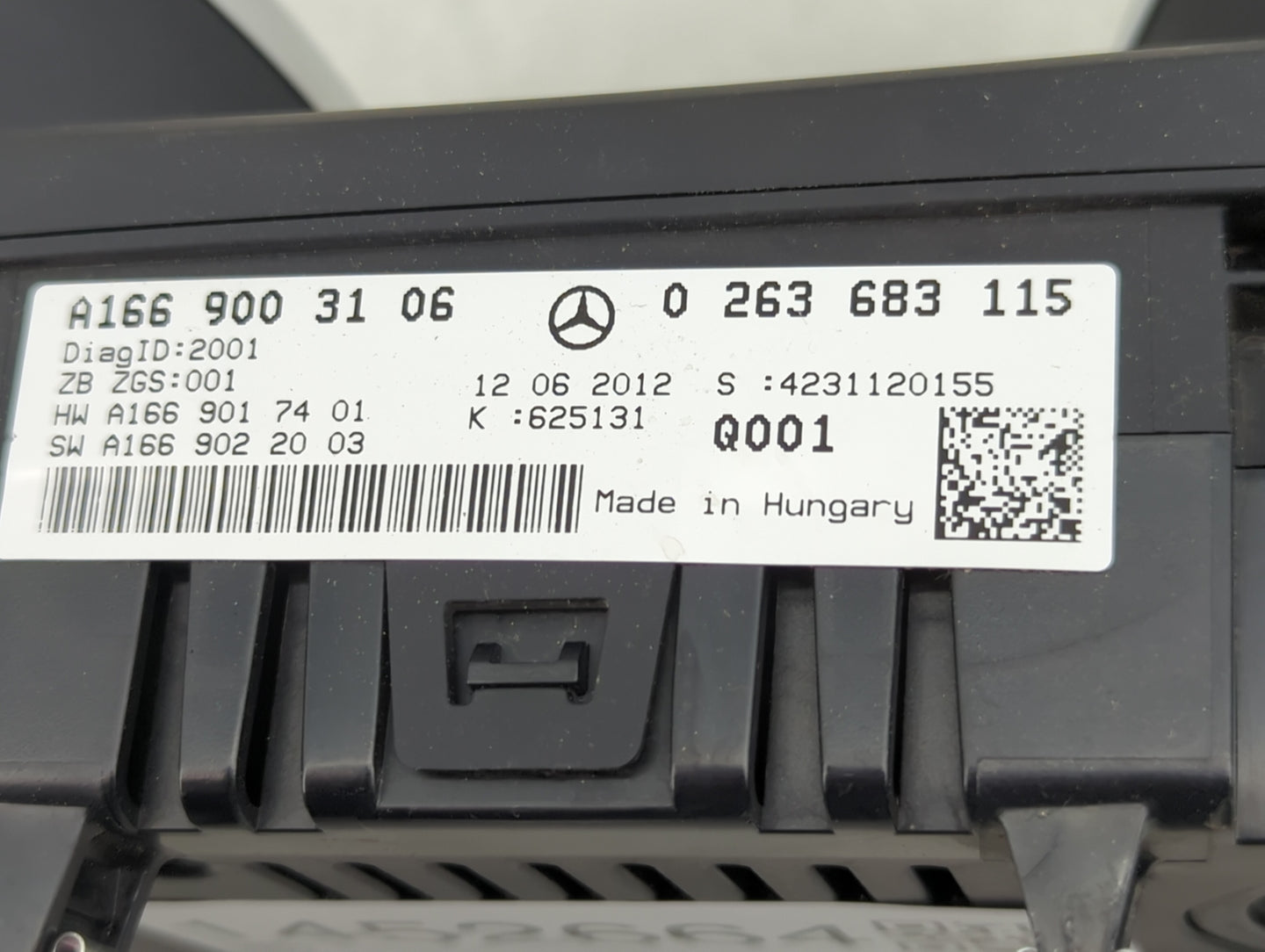 2013 Mercedes-Benz Ml350 Instrument Cluster Speedometer Gauges P/N:A1669003106 0263683115, A1669017401, A1669022003 Miles:63