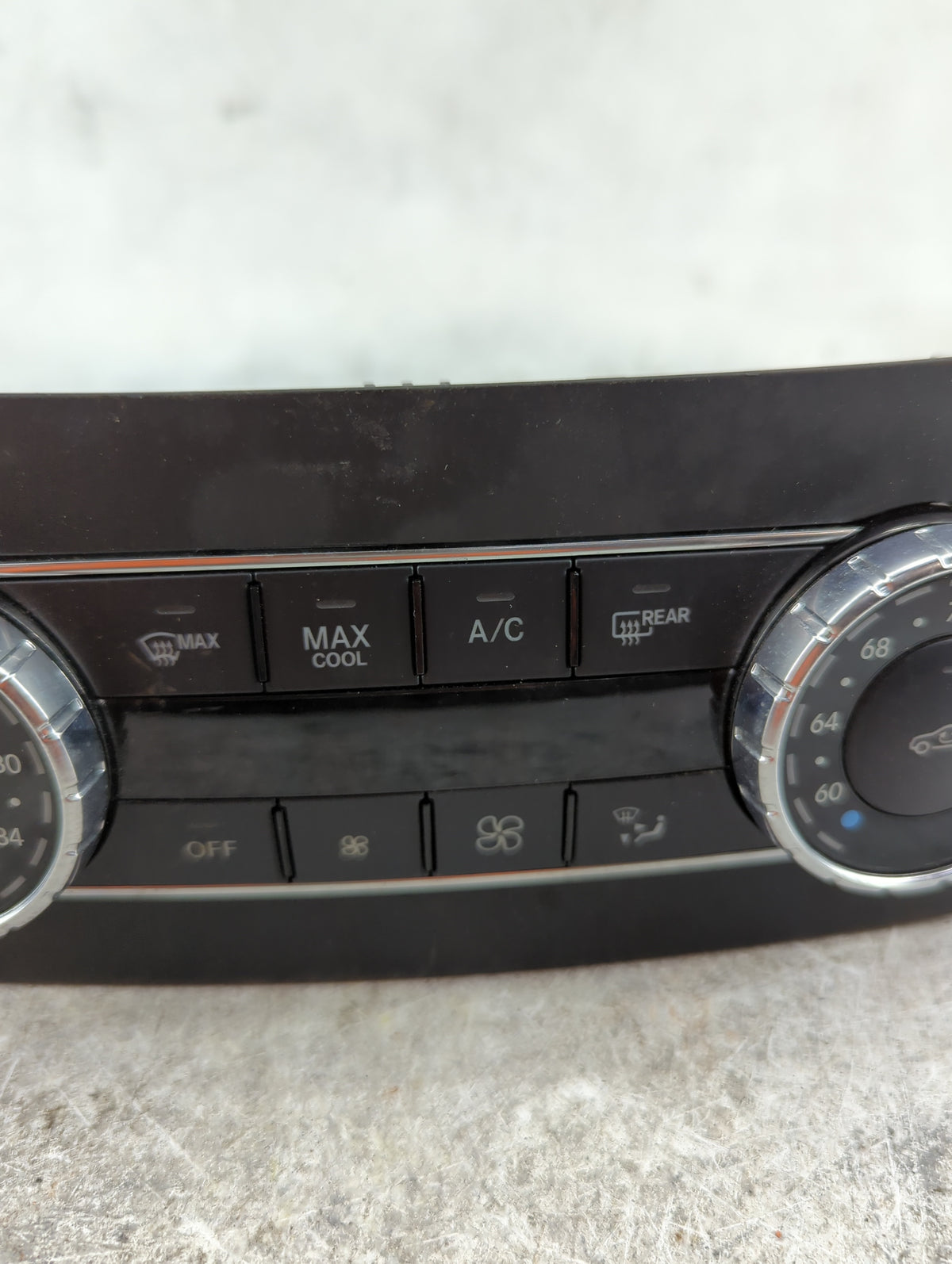 2013 Mercedes-Benz Ml350 Climate Control Module Temperature AC/Heater Replacement P/N:A1669007008 Fits OEM Used Auto Parts -