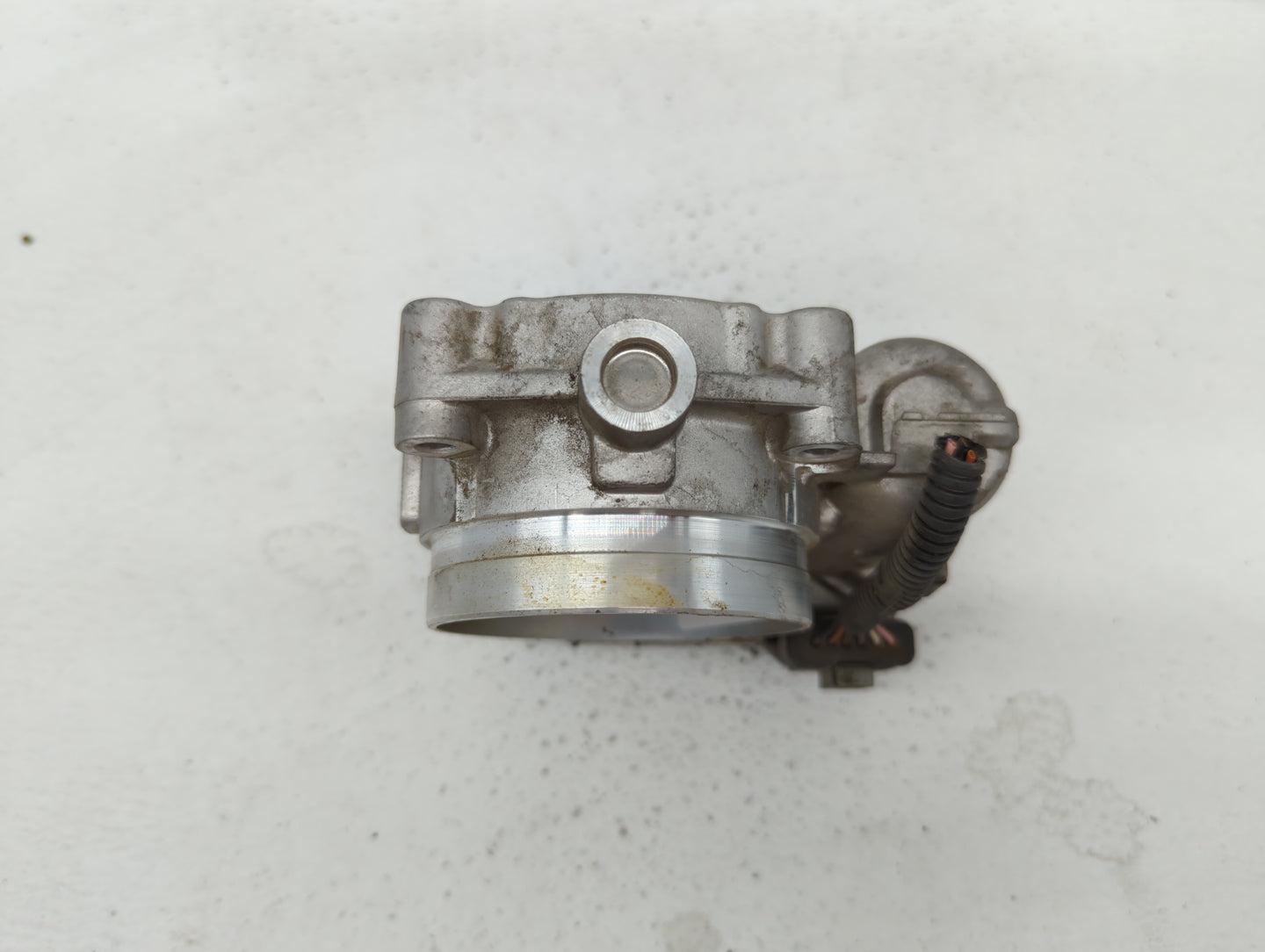 2012-2015 Mercedes-Benz Ml350 Throttle Body P/N:A 276 141 01 25 2761410125 Fits OEM Used Auto Parts - Oemusedautoparts1.com