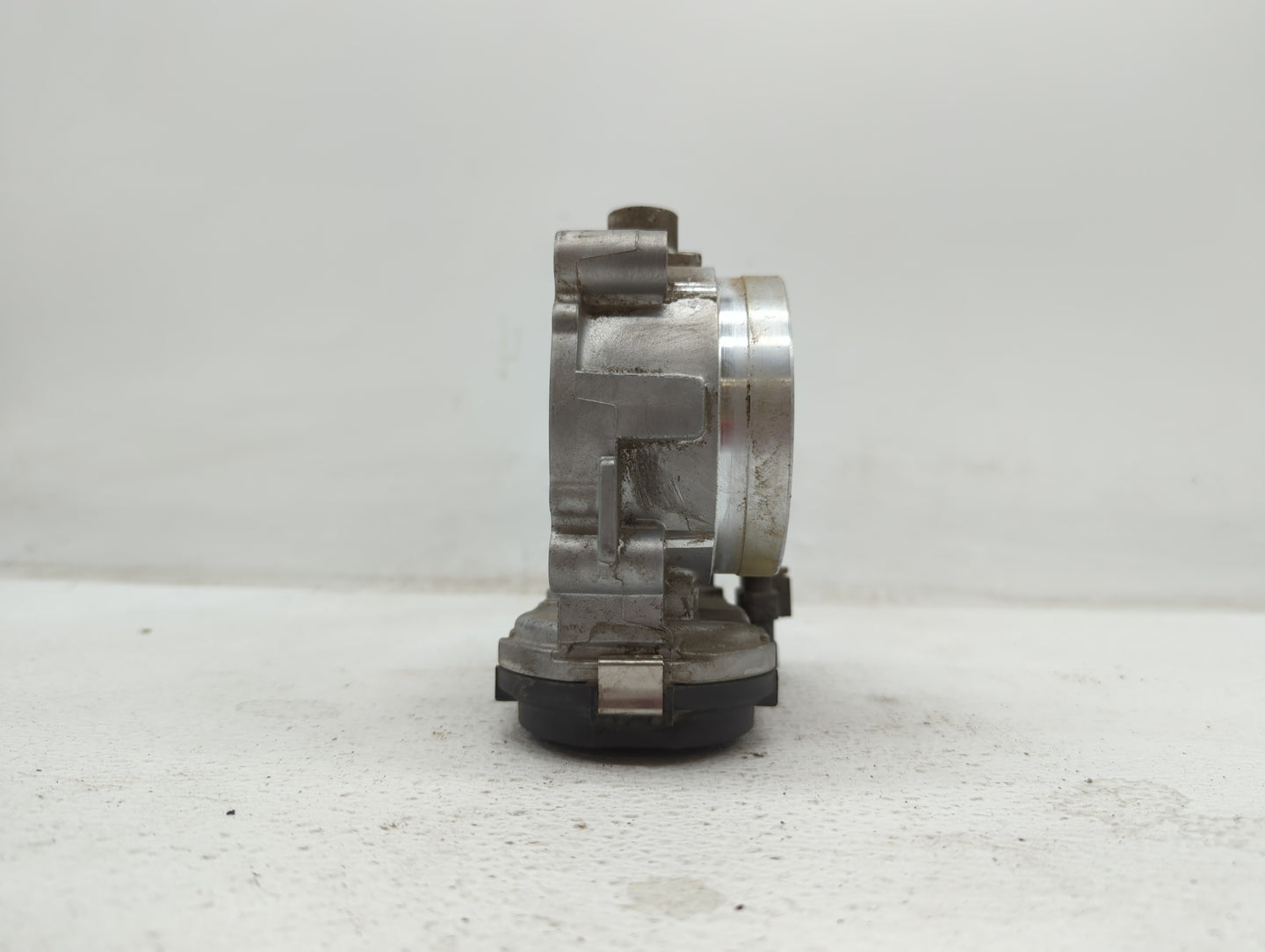 2012-2015 Mercedes-Benz Ml350 Throttle Body P/N:A 276 141 01 25 2761410125 Fits OEM Used Auto Parts - Oemusedautoparts1.com