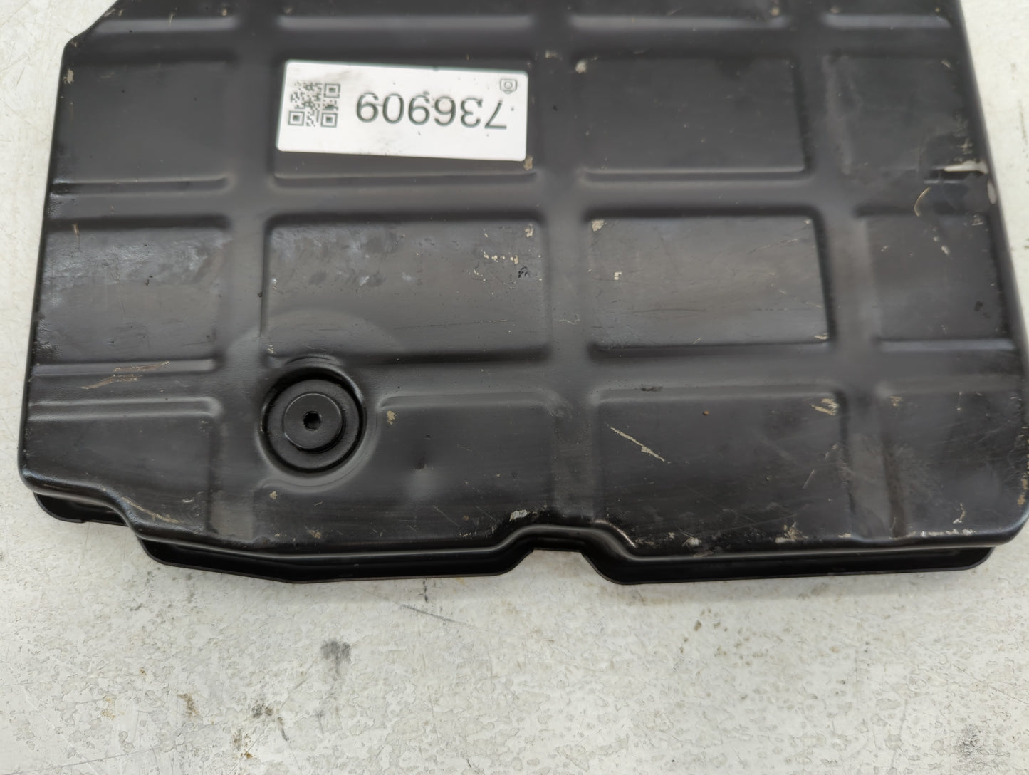 2012-2015 Mercedes-Benz Ml350 Engine Oil Pan P/N:2112709900 Fits Fits 2012 2013 2014 2015 2016 2017 OEM Used Auto Parts - Oe