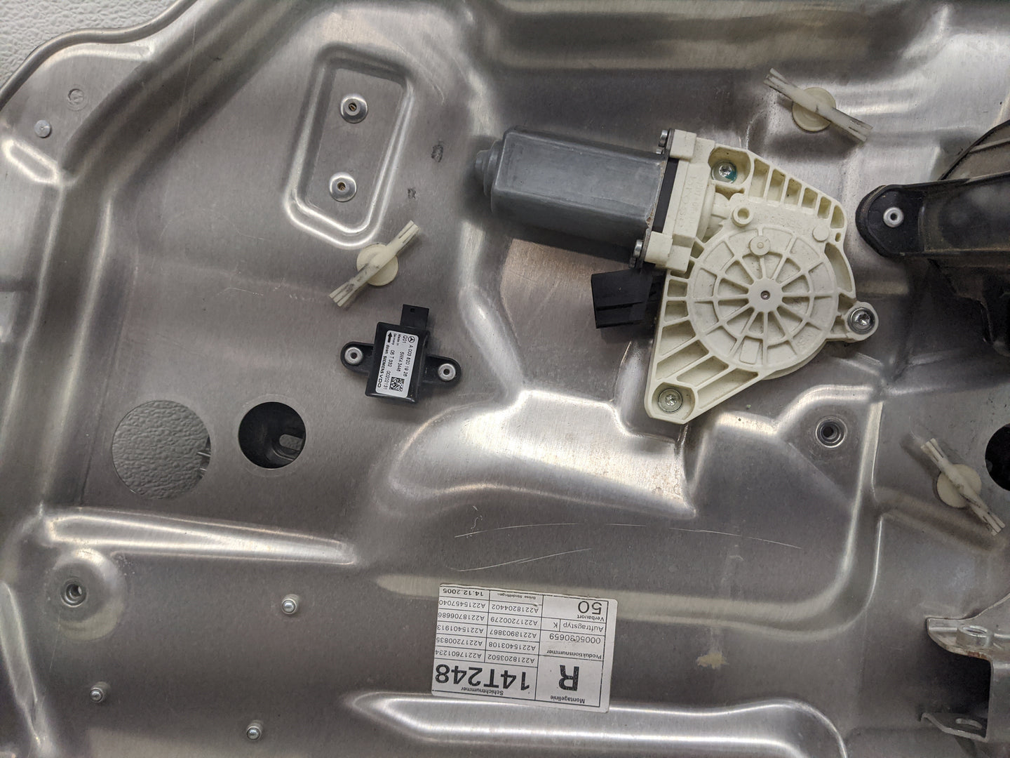 2013 Mercedes-benz S400 Used Window Regulator Passenger Front - Oemusedautoparts1.com