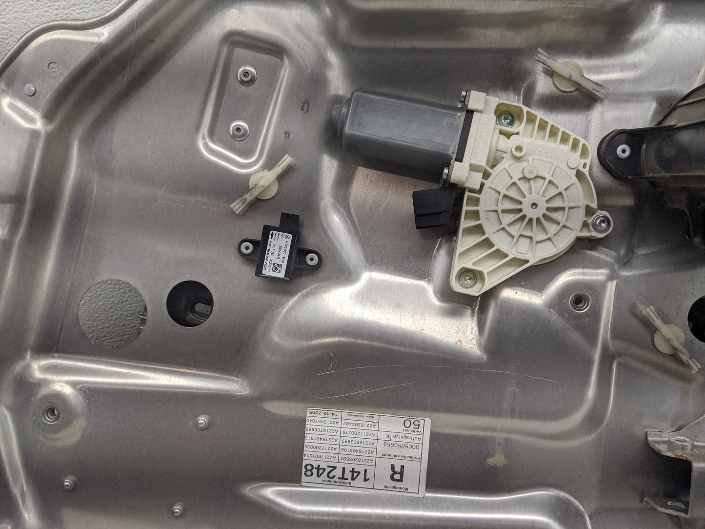 2013 Mercedes-benz S400 Used Window Regulator Passenger Front - Oemusedautoparts1.com