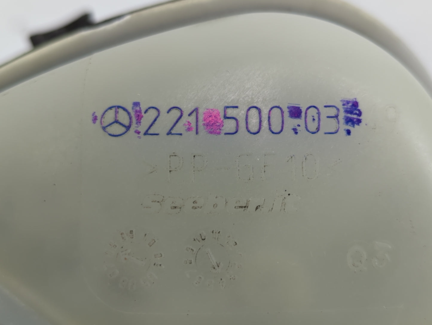 2013 Mercedes-benz S400 Radiator Coolant Overflow Expansion Tank Bottle - Oemusedautoparts1.com