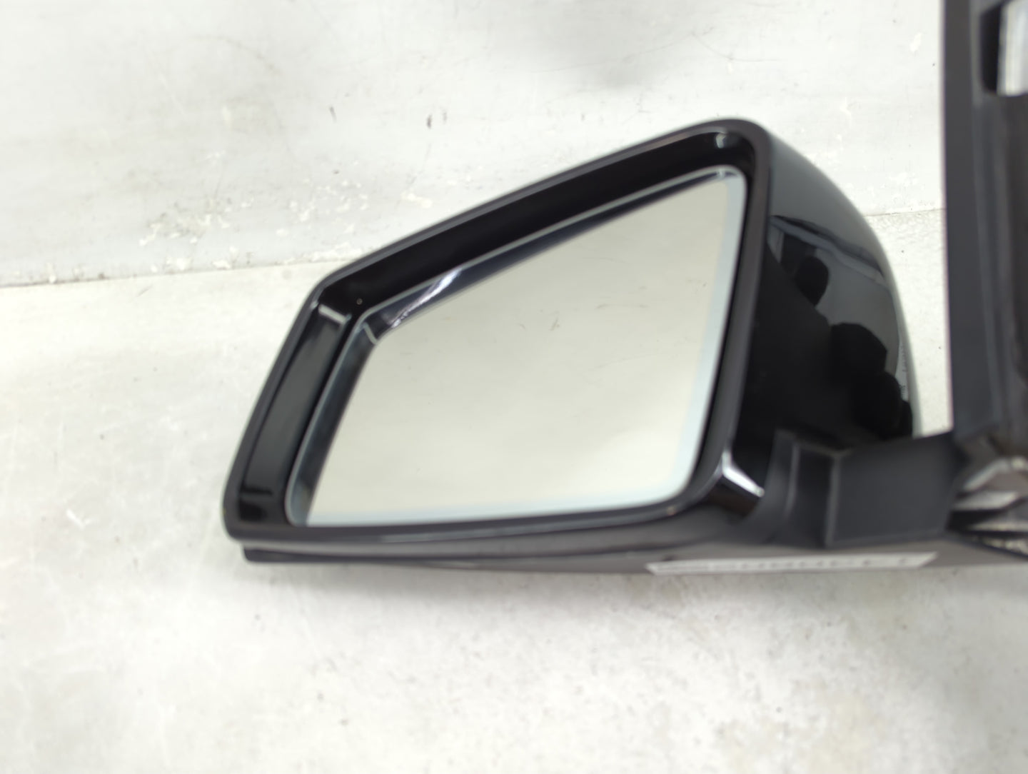 2013 Mercedes C-Class Driver Side View Mirror - Left Door Mirror OEM Used - Oemusedautoparts1.com