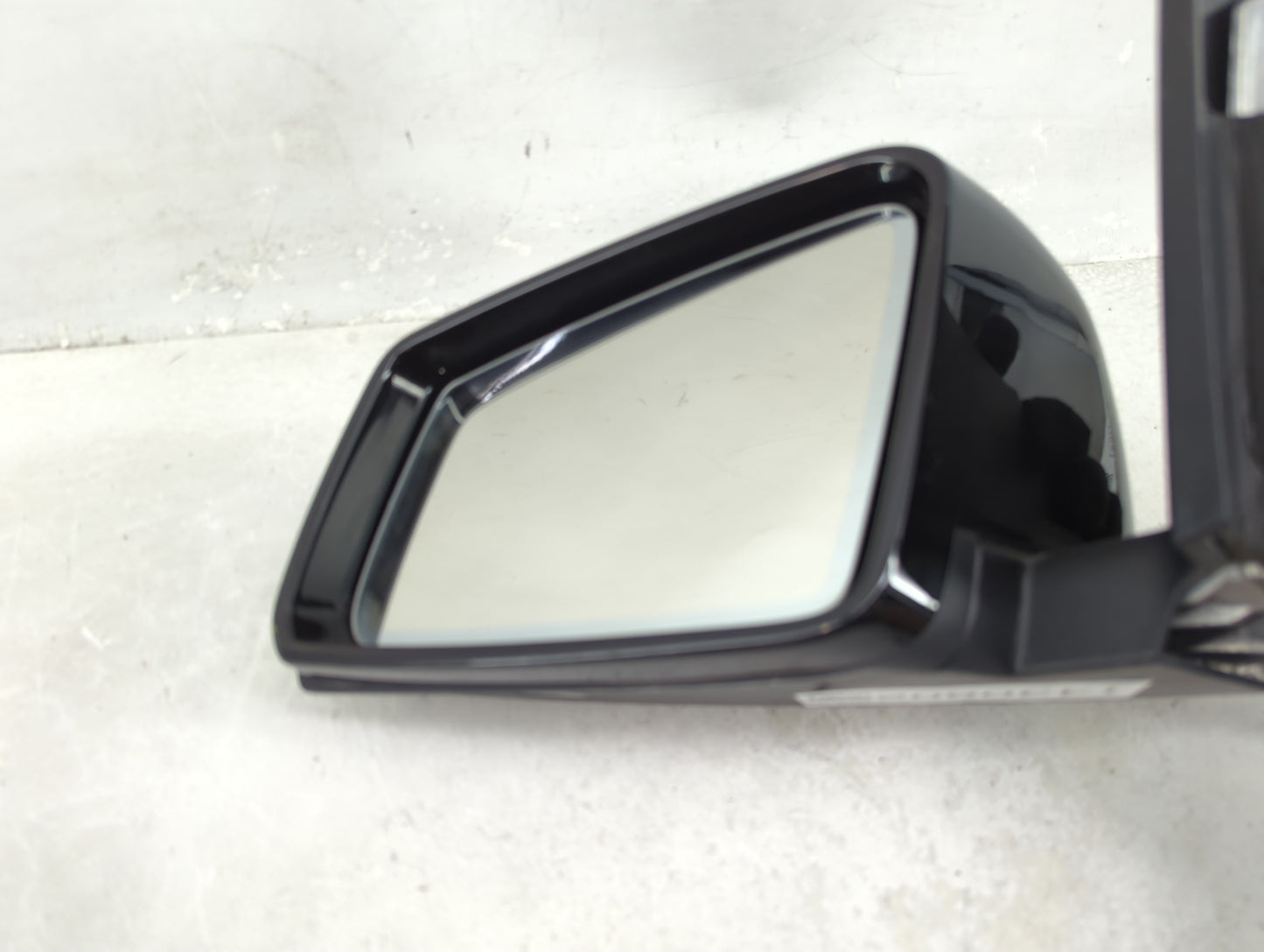 2013 Mercedes C-Class Driver Side View Mirror - Left Door Mirror OEM Used - Oemusedautoparts1.com