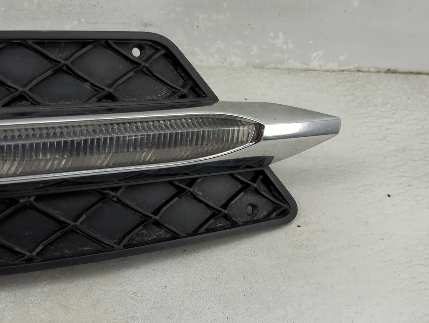 Mercedes C-class Driver Left Oem Front Light Lamp Black - Oemusedautoparts1.com