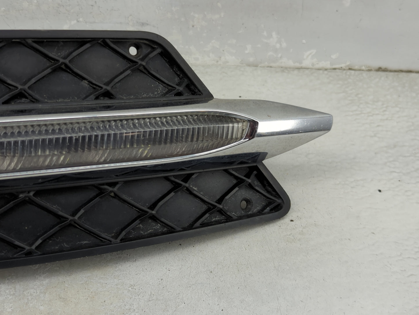 Mercedes C-class Driver Left Oem Front Light Lamp Black - Oemusedautoparts1.com