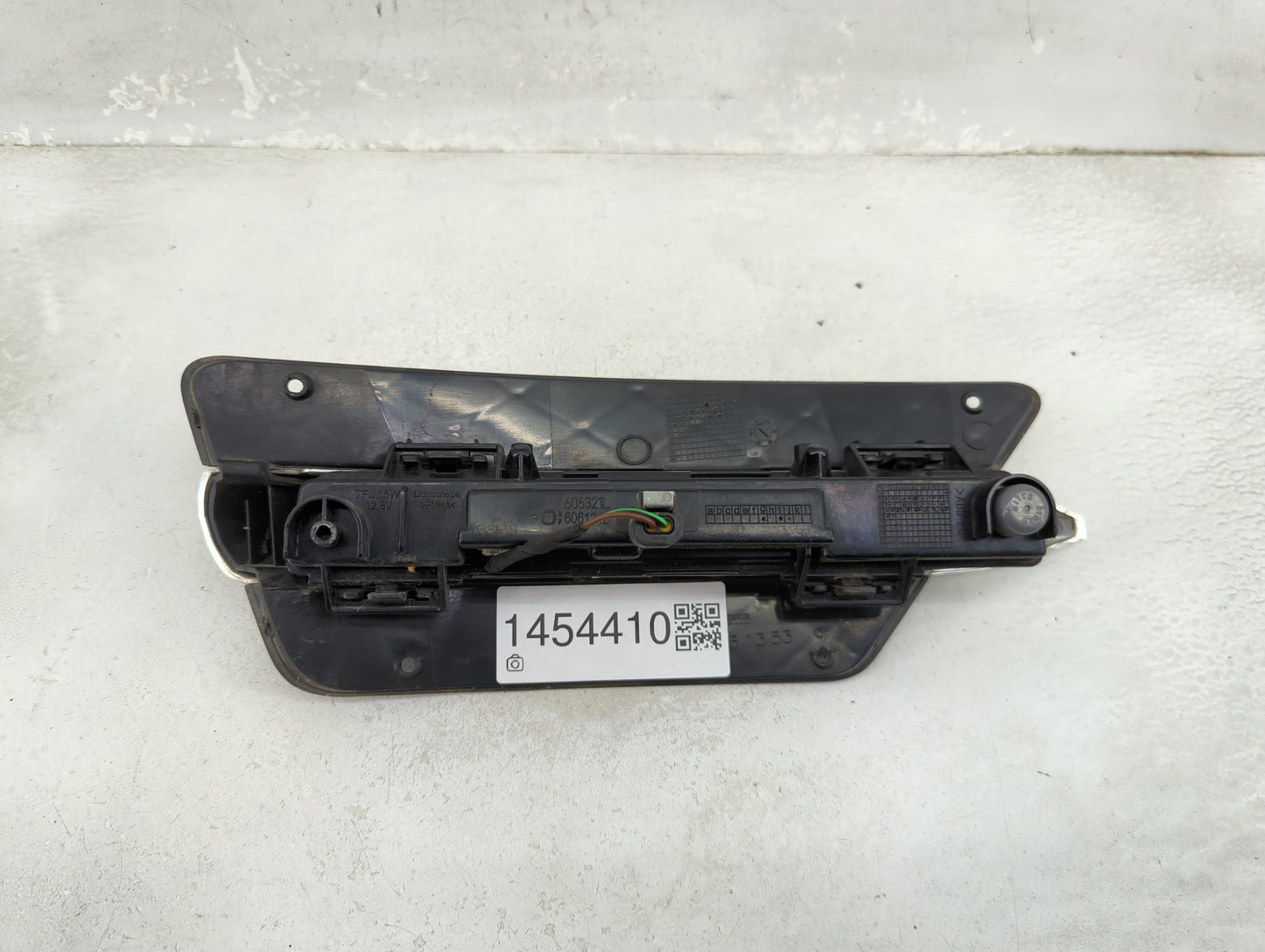 Mercedes C-class Driver Left Oem Front Light Lamp Black - Oemusedautoparts1.com