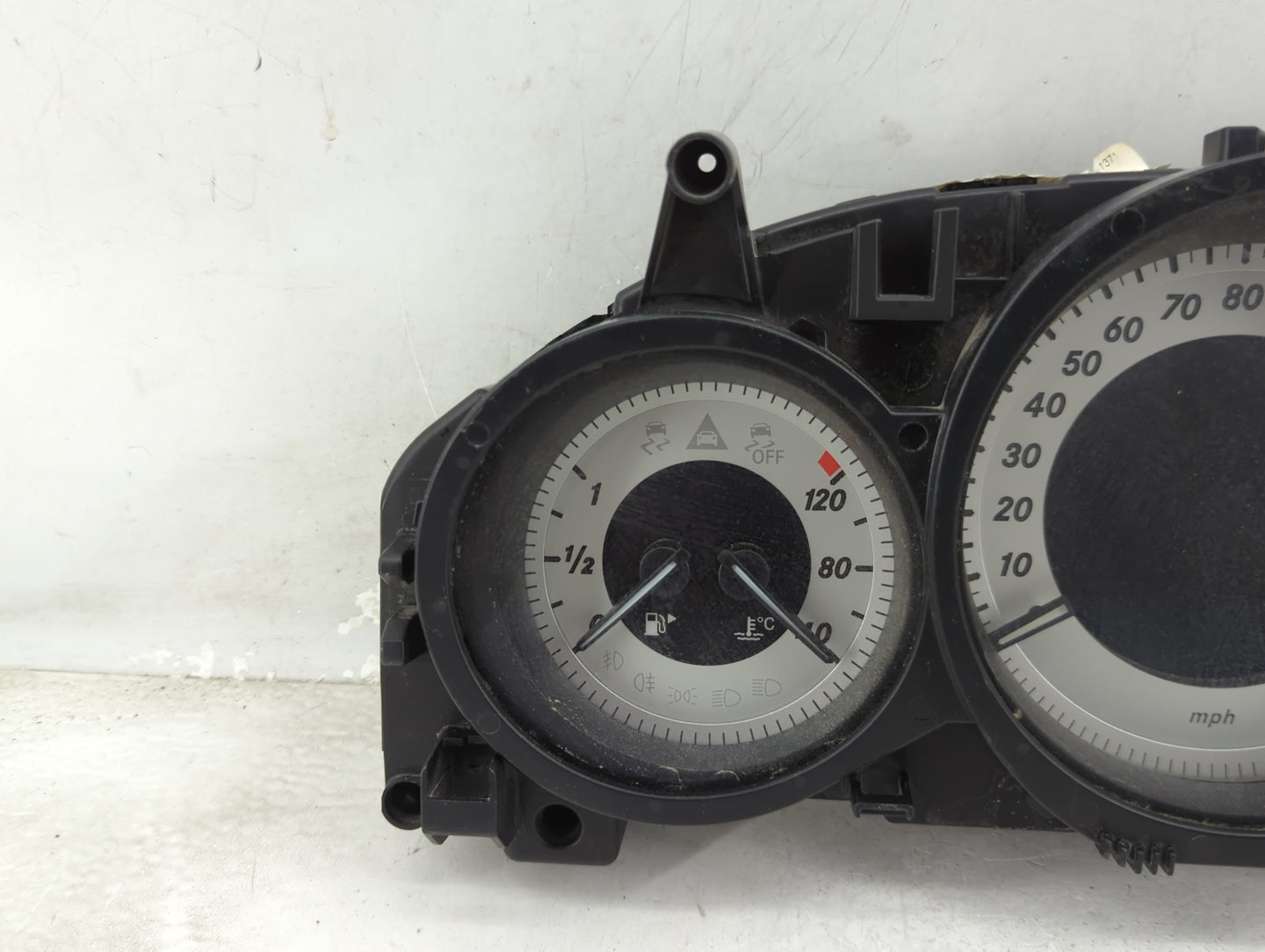 2013 Mercedes C-class Speedometer Instrument Cluster Gauges - Oemusedautoparts1.com
