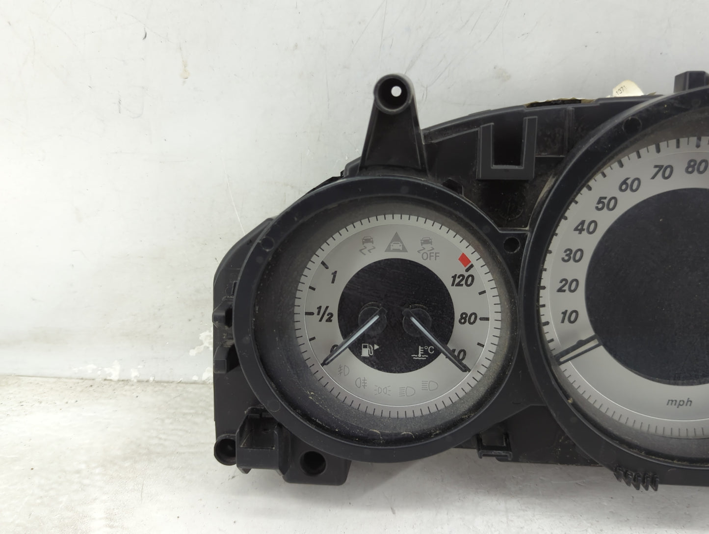 2013 Mercedes C-class Speedometer Instrument Cluster Gauges - Oemusedautoparts1.com