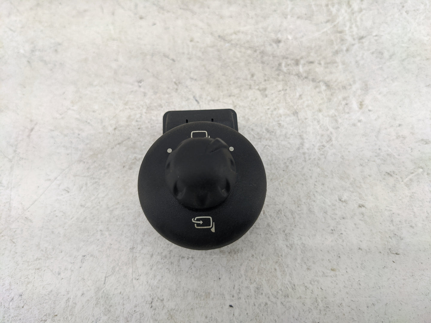 2013 Mini Clubman Driver Left Door Mirror Power Switch - Oemusedautoparts1.com